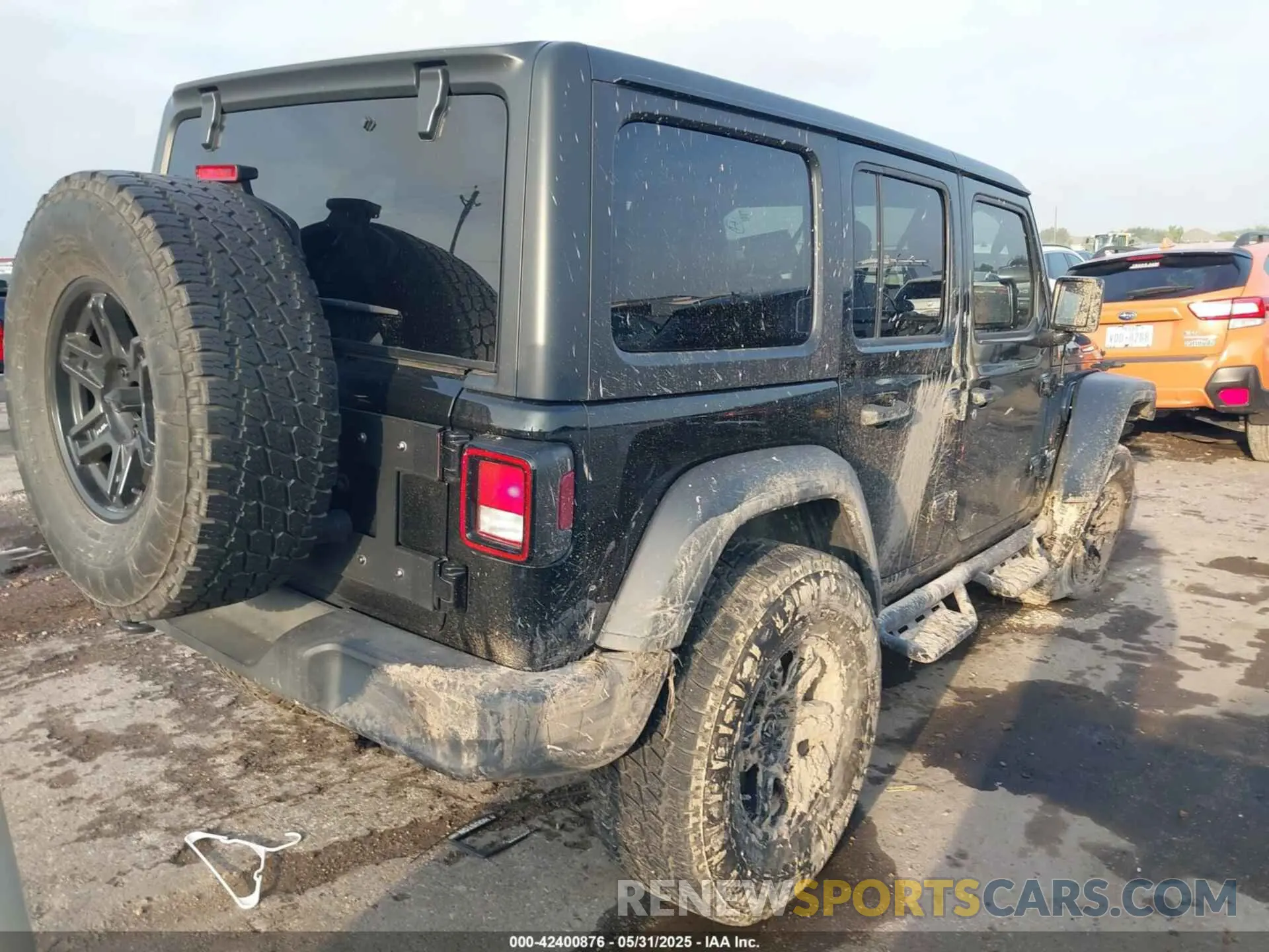4 Photograph of a damaged car 1C4HJXDN2LW165046 JEEP WRANGLER UNLIMITED 2020