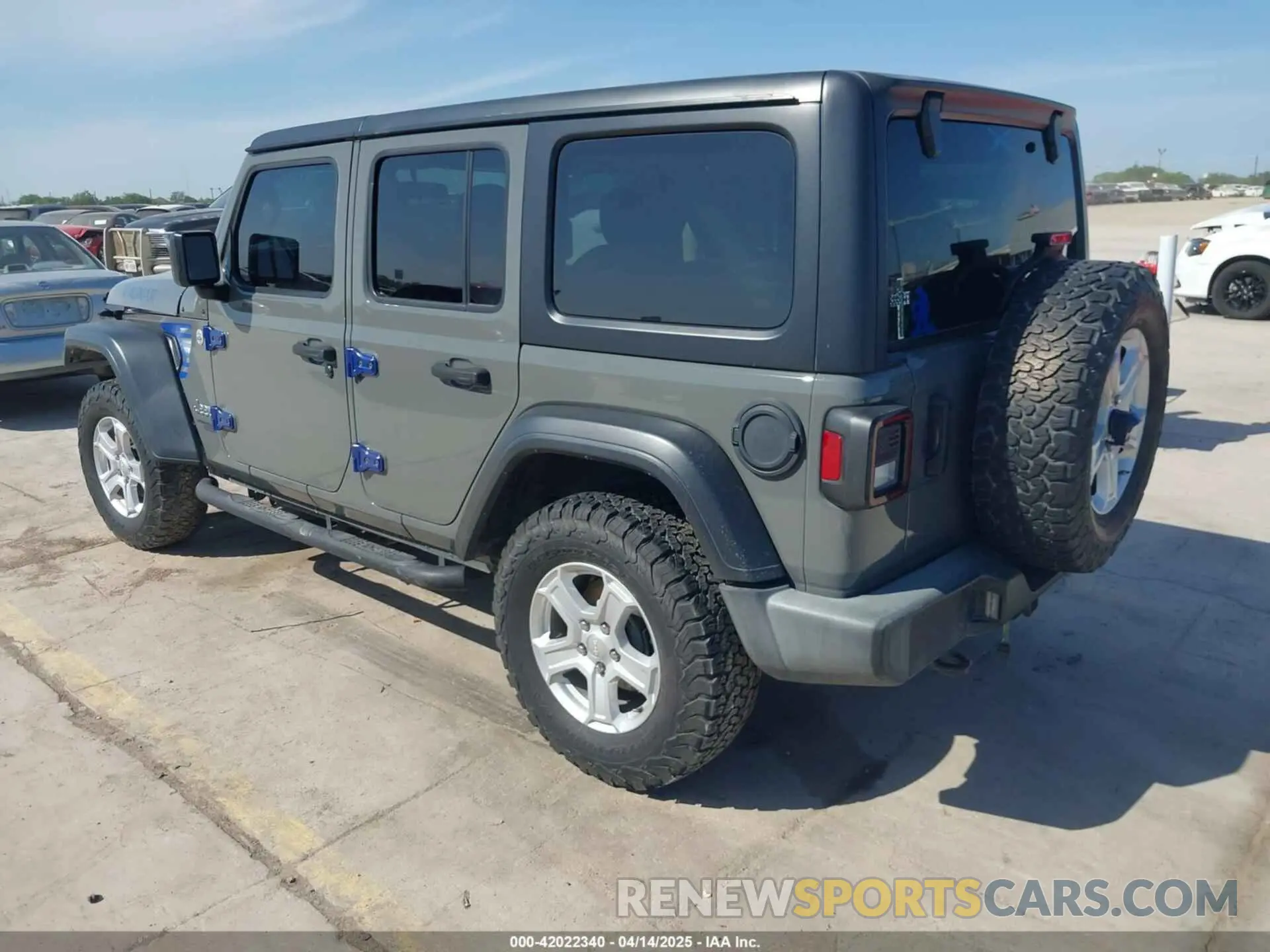 3 Photograph of a damaged car 1C4HJXDN3LW337617 JEEP WRANGLER UNLIMITED 2020
