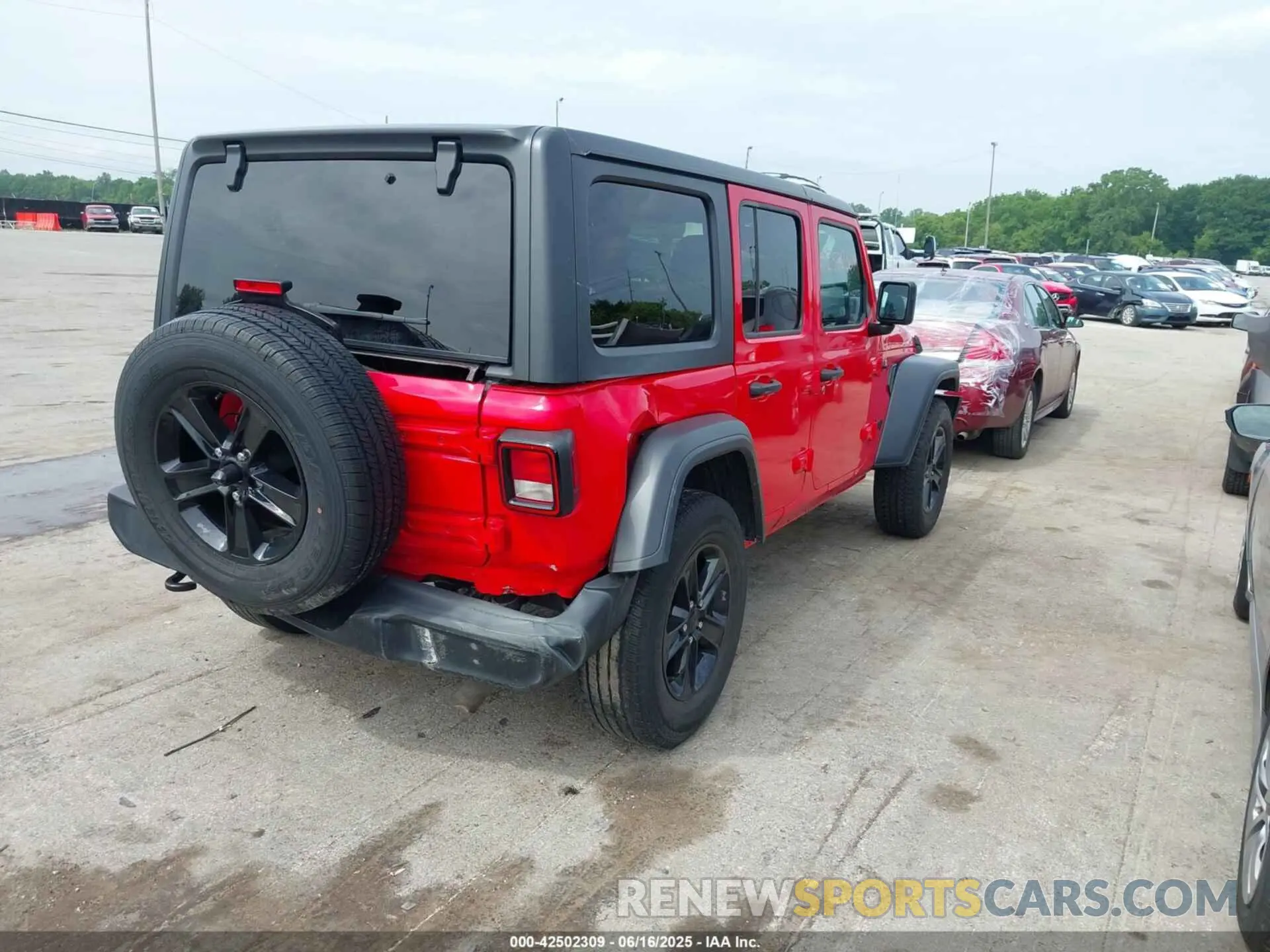 4 Photograph of a damaged car 1C4HJXDN8LW280024 JEEP WRANGLER UNLIMITED 2020