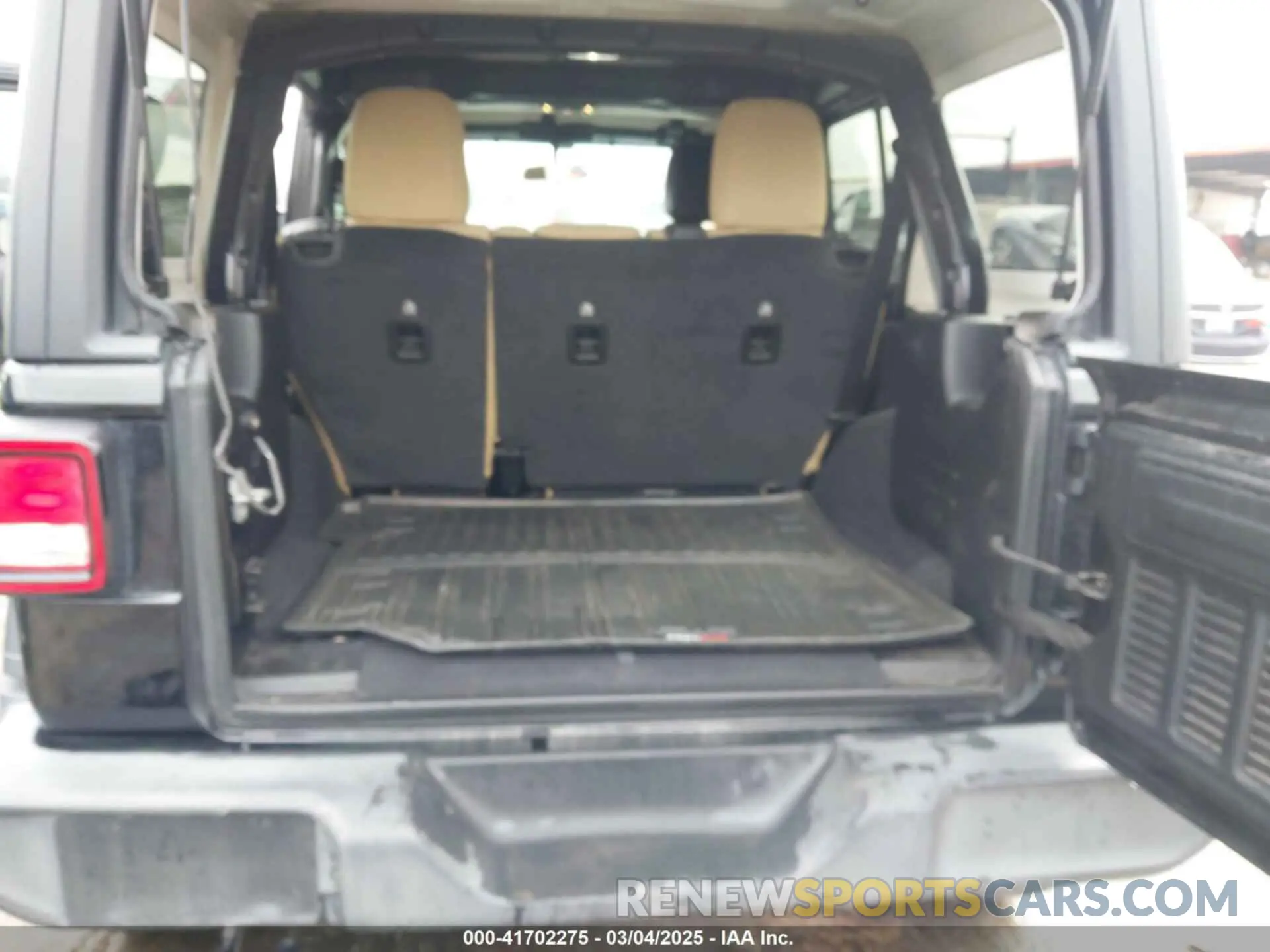 8 Photograph of a damaged car 1C4HJXDN9LW126762 JEEP WRANGLER UNLIMITED 2020