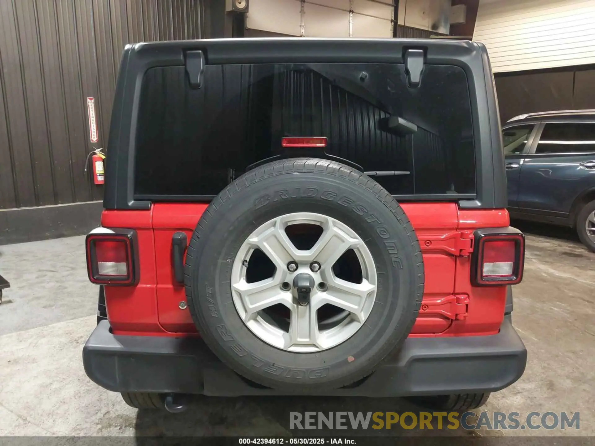 16 Photograph of a damaged car 1C4HJXDNXLW139651 JEEP WRANGLER UNLIMITED 2020