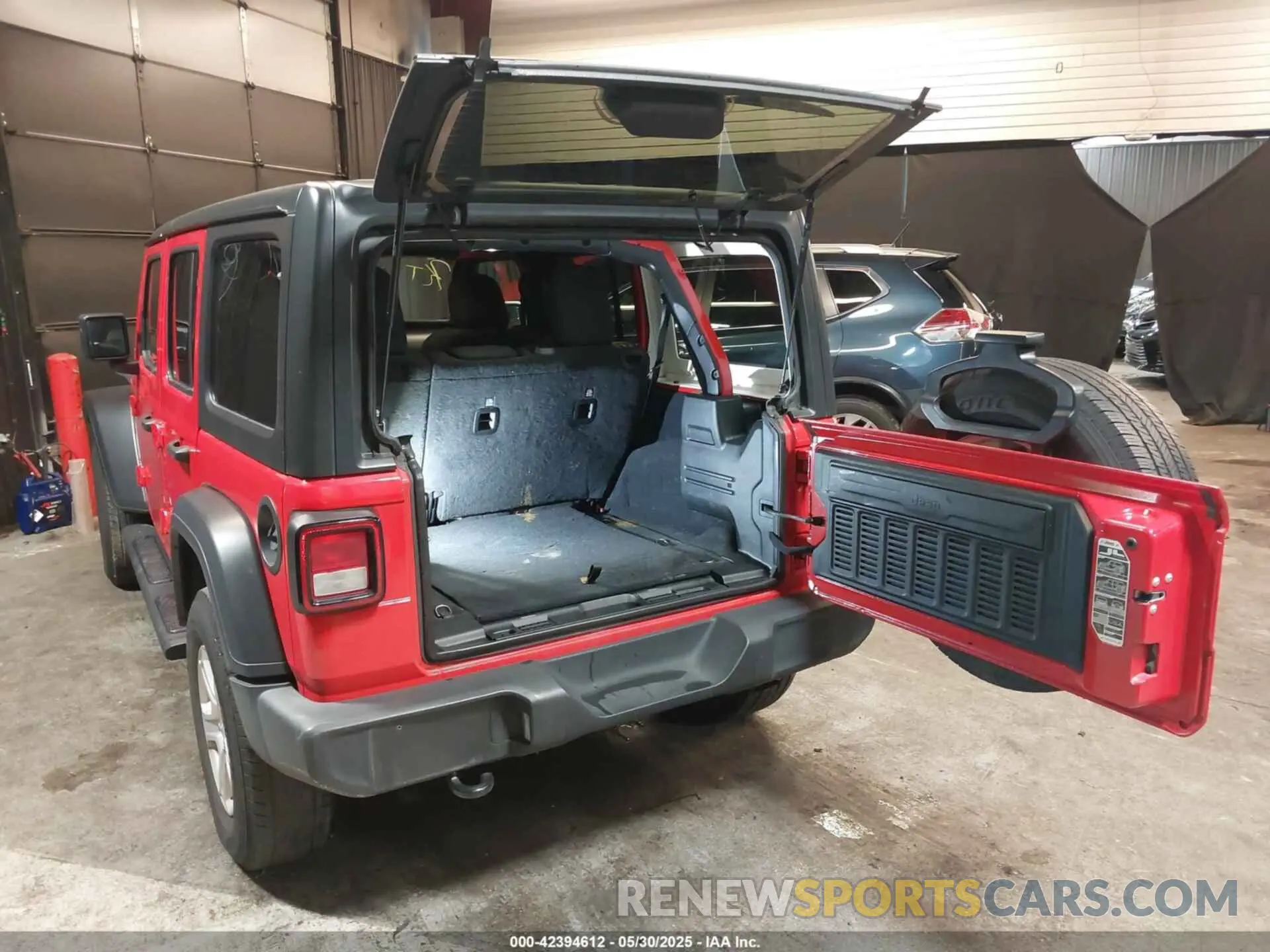 3 Photograph of a damaged car 1C4HJXDNXLW139651 JEEP WRANGLER UNLIMITED 2020