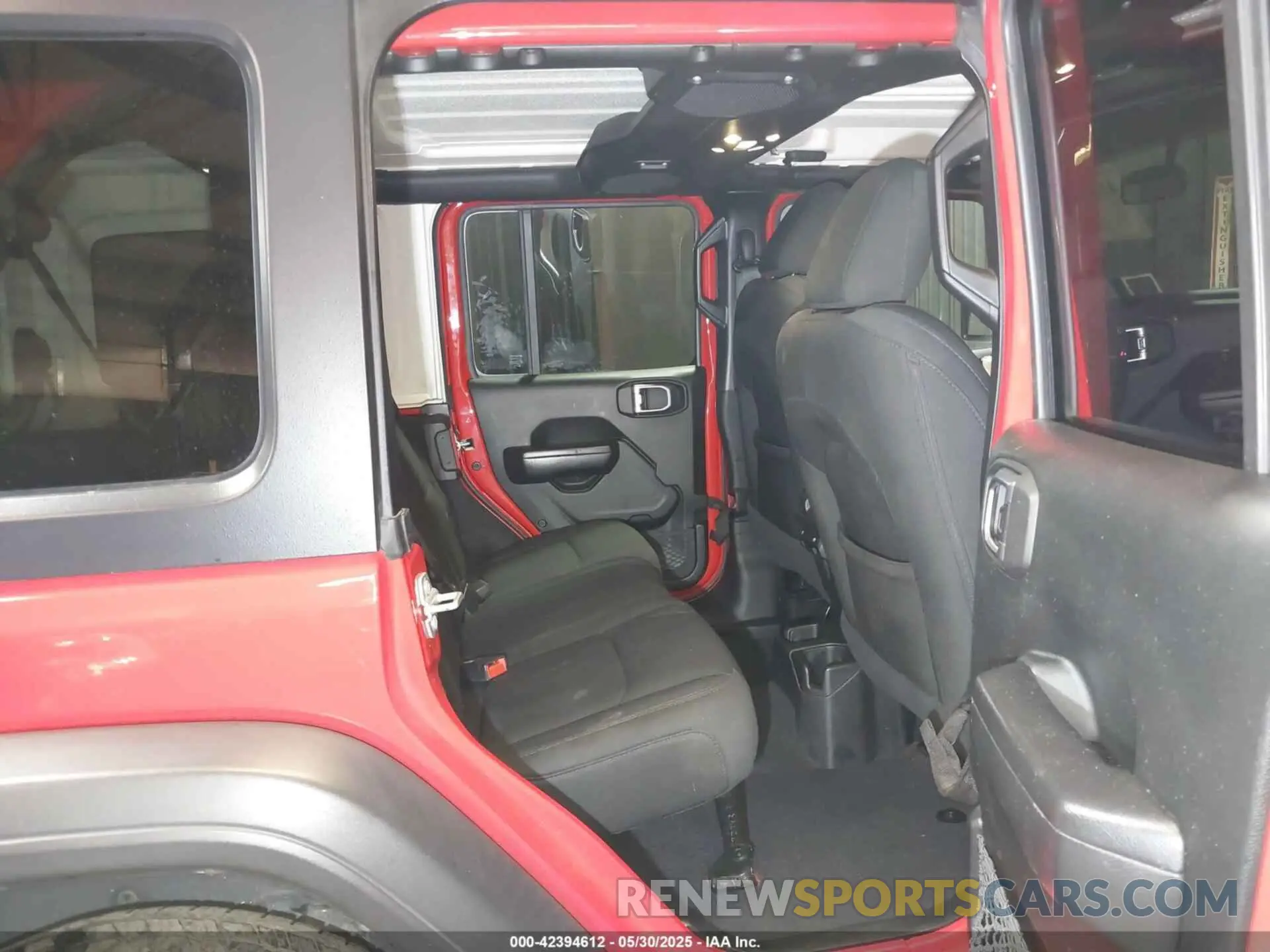 8 Photograph of a damaged car 1C4HJXDNXLW139651 JEEP WRANGLER UNLIMITED 2020