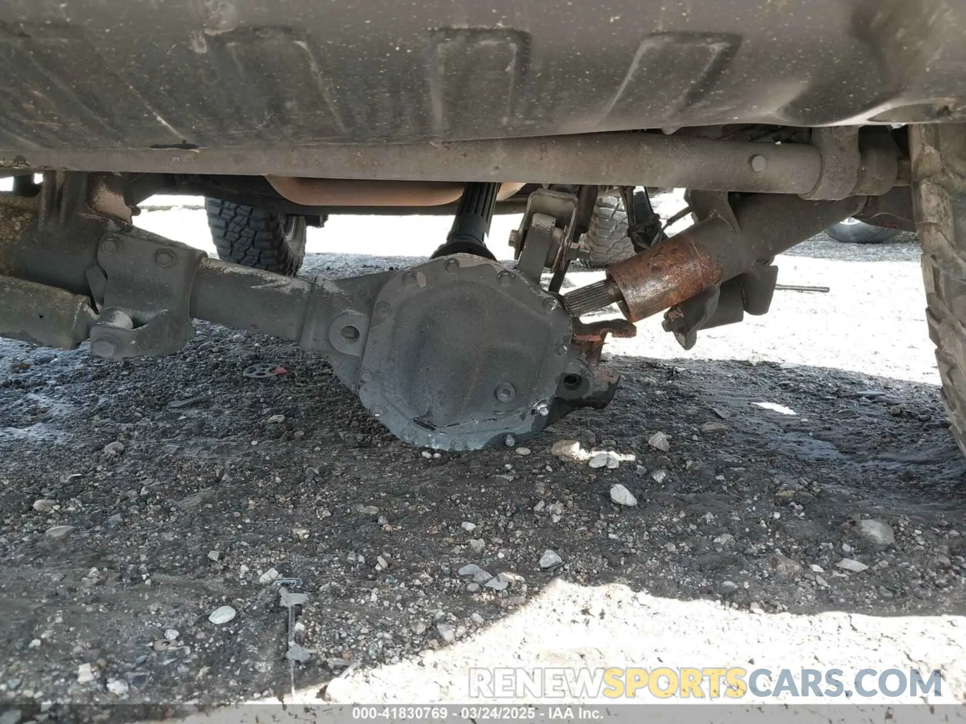 19 Photograph of a damaged car 1C4HJXEG8LW283103 JEEP WRANGLER UNLIMITED 2020