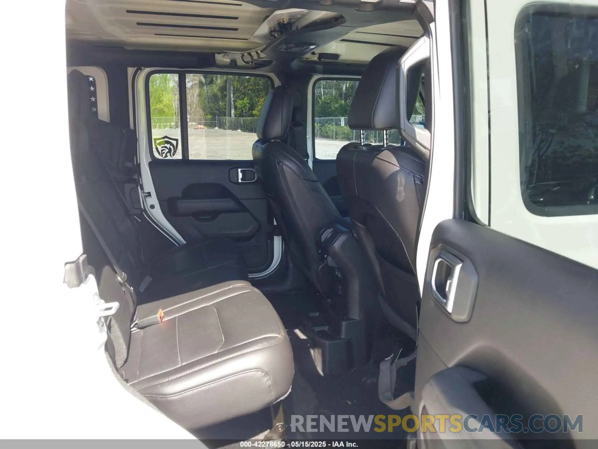 8 Photograph of a damaged car 1C4HJXEN1LW104950 JEEP WRANGLER UNLIMITED 2020