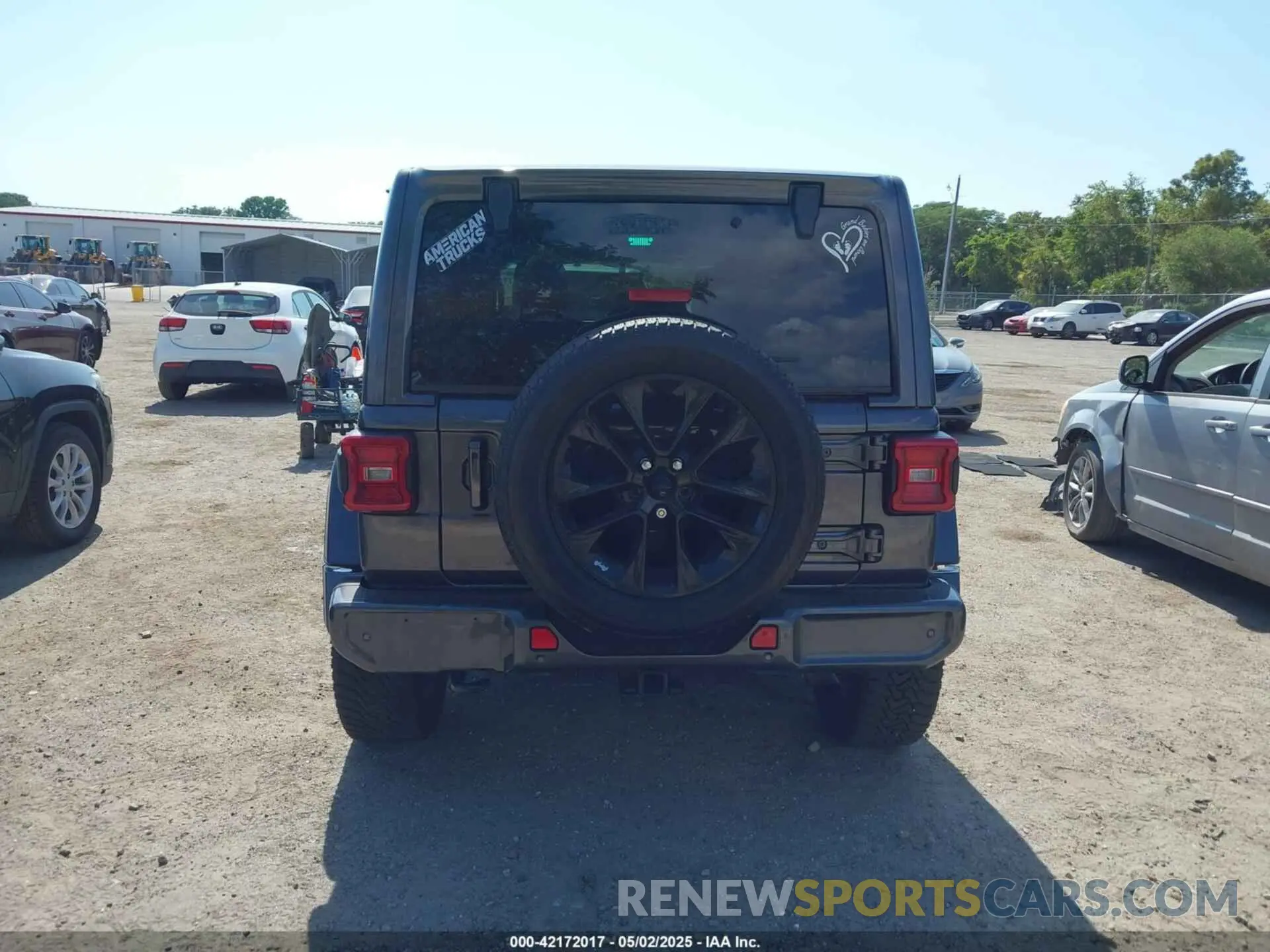 17 Photograph of a damaged car 1C4HJXEN2LW325103 JEEP WRANGLER UNLIMITED 2020