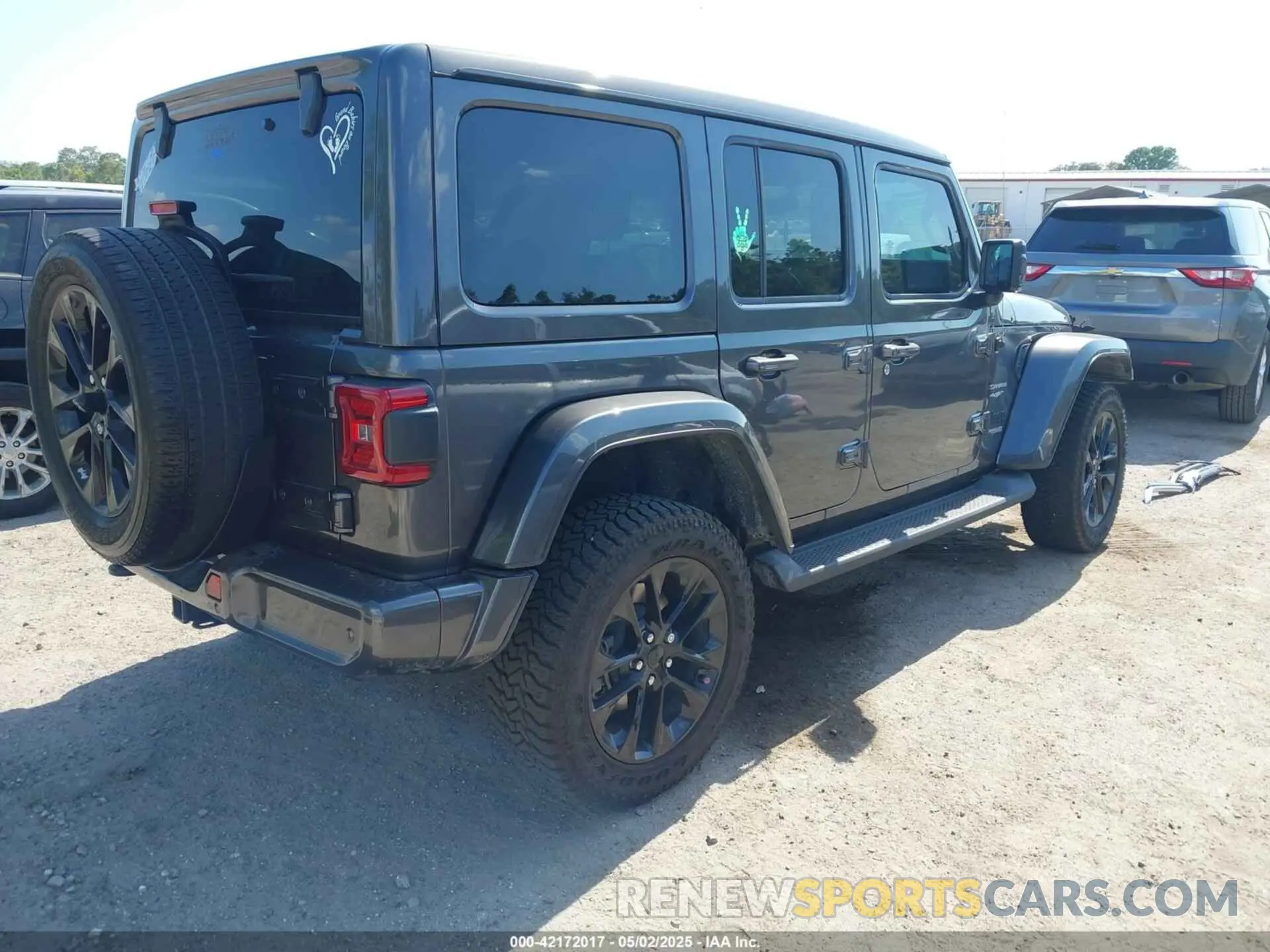 4 Photograph of a damaged car 1C4HJXEN2LW325103 JEEP WRANGLER UNLIMITED 2020