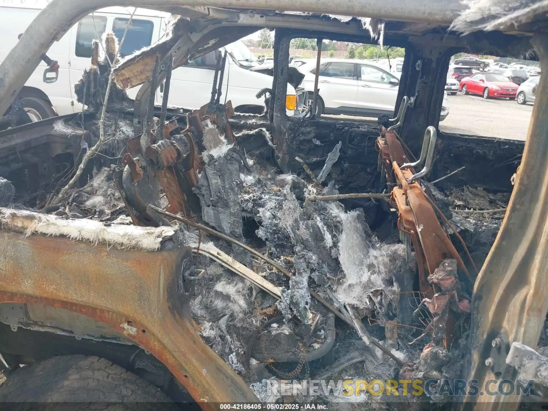 8 Photograph of a damaged car 1C4HJXEN3LW105453 JEEP WRANGLER UNLIMITED 2020