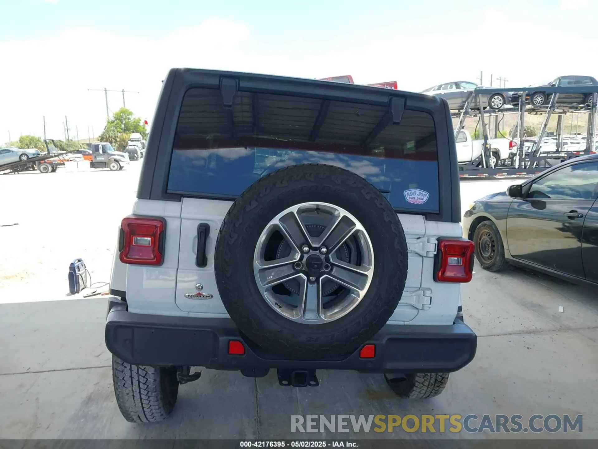 17 Photograph of a damaged car 1C4HJXEN3LW264036 JEEP WRANGLER UNLIMITED 2020