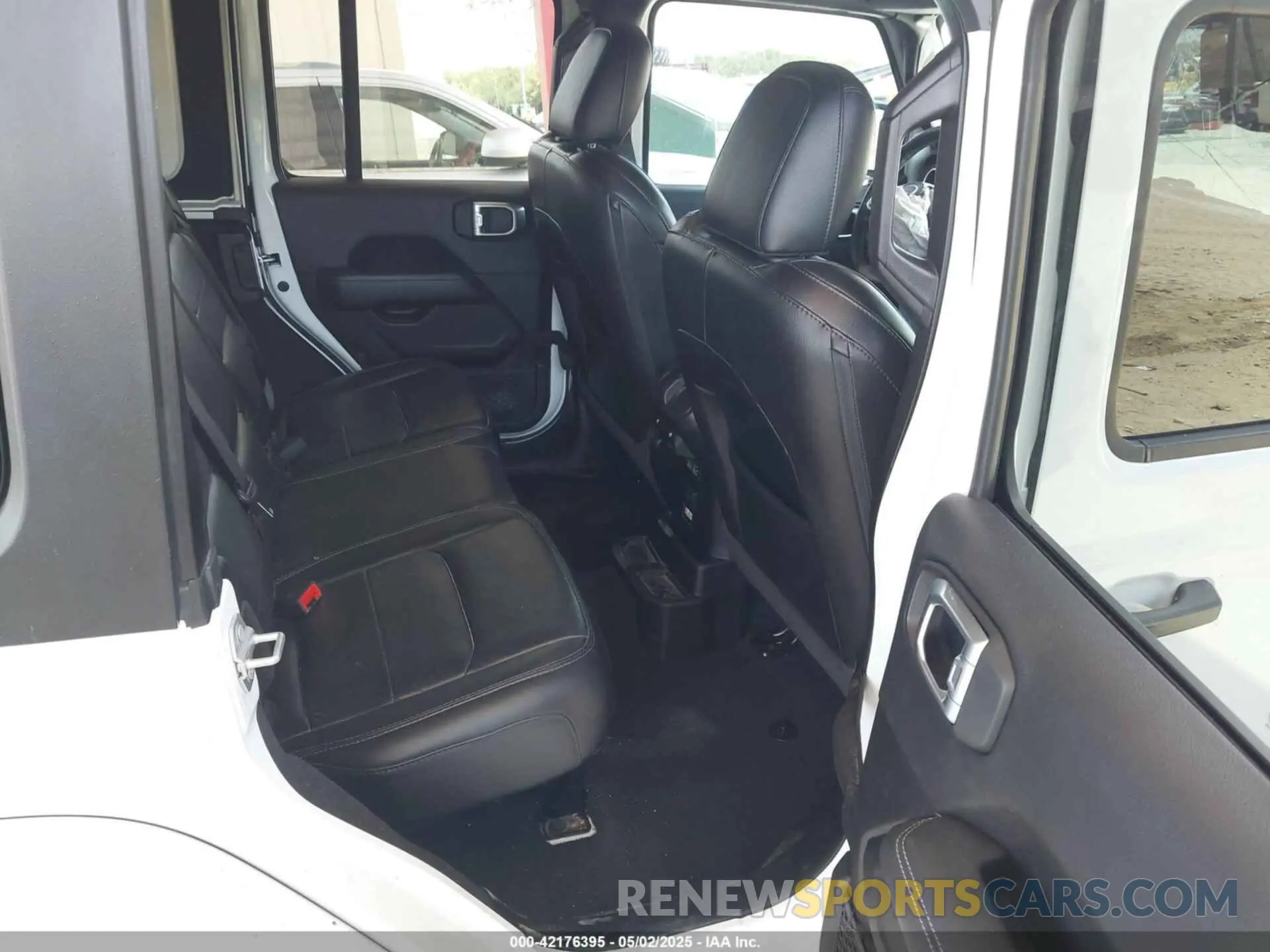 8 Photograph of a damaged car 1C4HJXEN3LW264036 JEEP WRANGLER UNLIMITED 2020