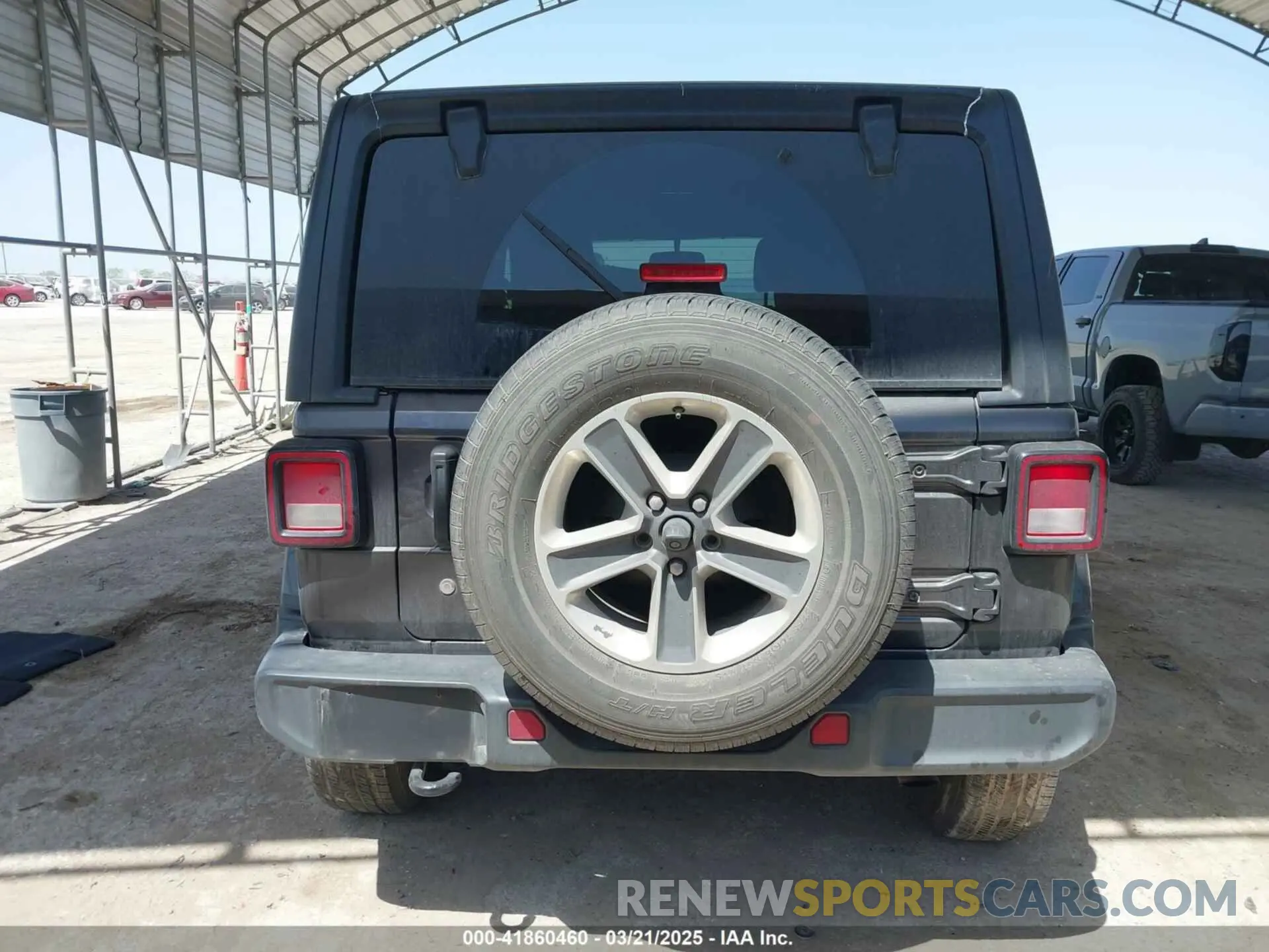 17 Photograph of a damaged car 1C4HJXEN7LW197909 JEEP WRANGLER UNLIMITED 2020