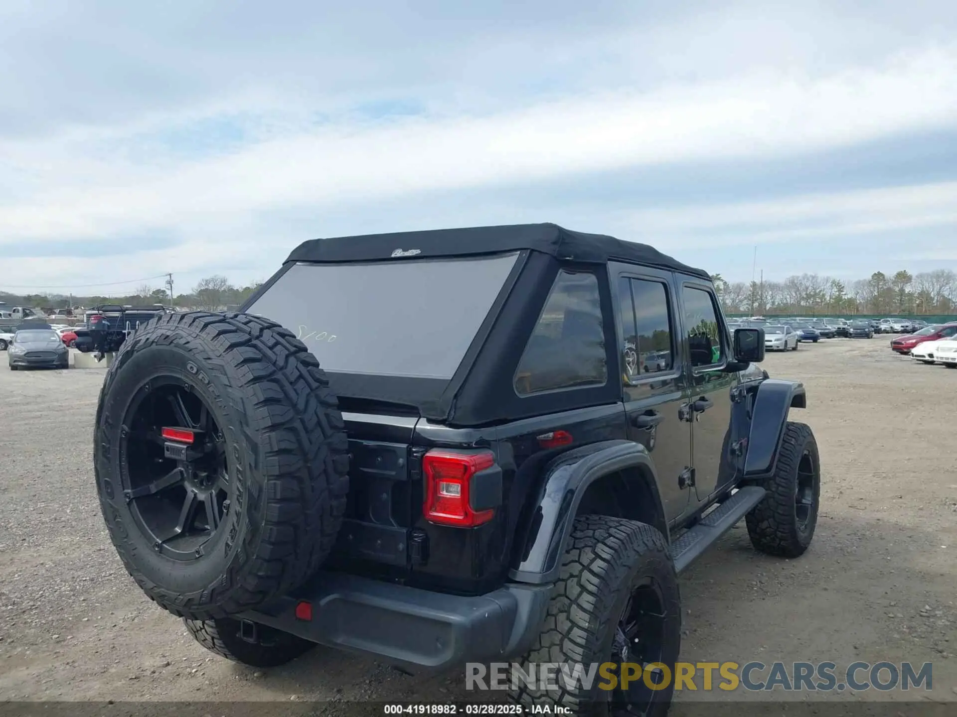 4 Фотография поврежденного автомобиля 1C4HJXFG2LW246465 JEEP WRANGLER UNLIMITED 2020
