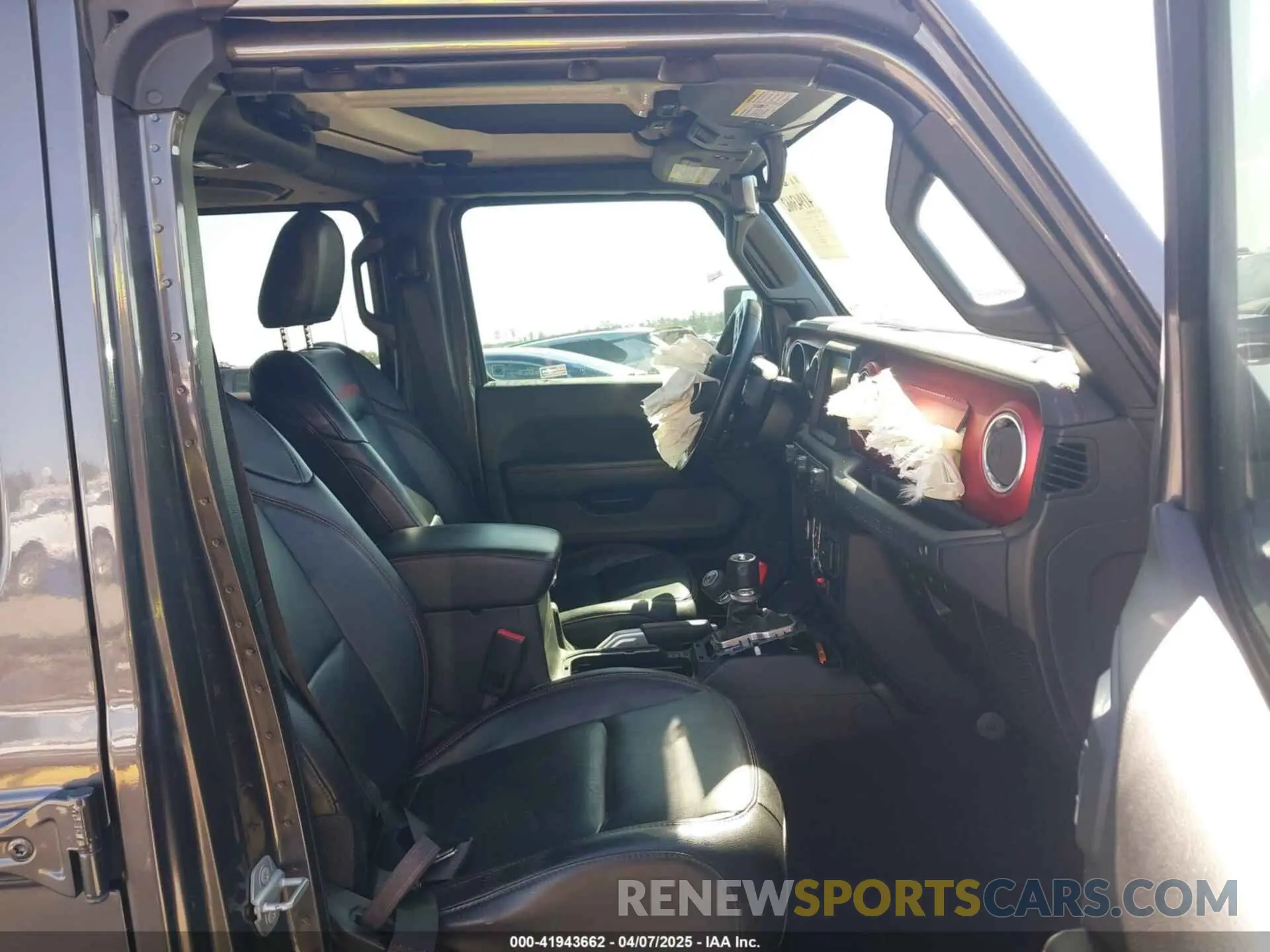 5 Photograph of a damaged car 1C4HJXFN0LW300344 JEEP WRANGLER UNLIMITED 2020