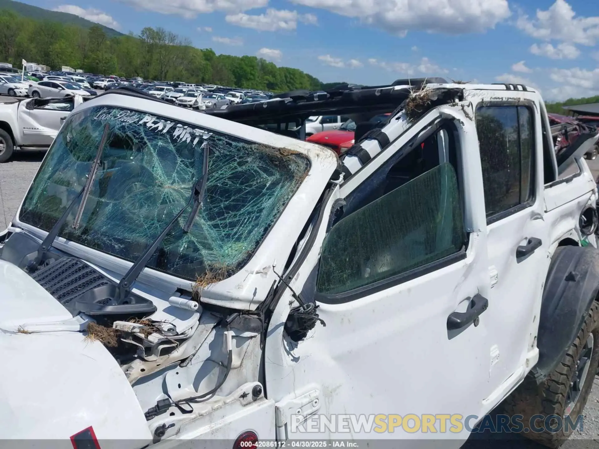 16 Photograph of a damaged car 1C4JJXFM5LW278740 JEEP WRANGLER UNLIMITED 2020
