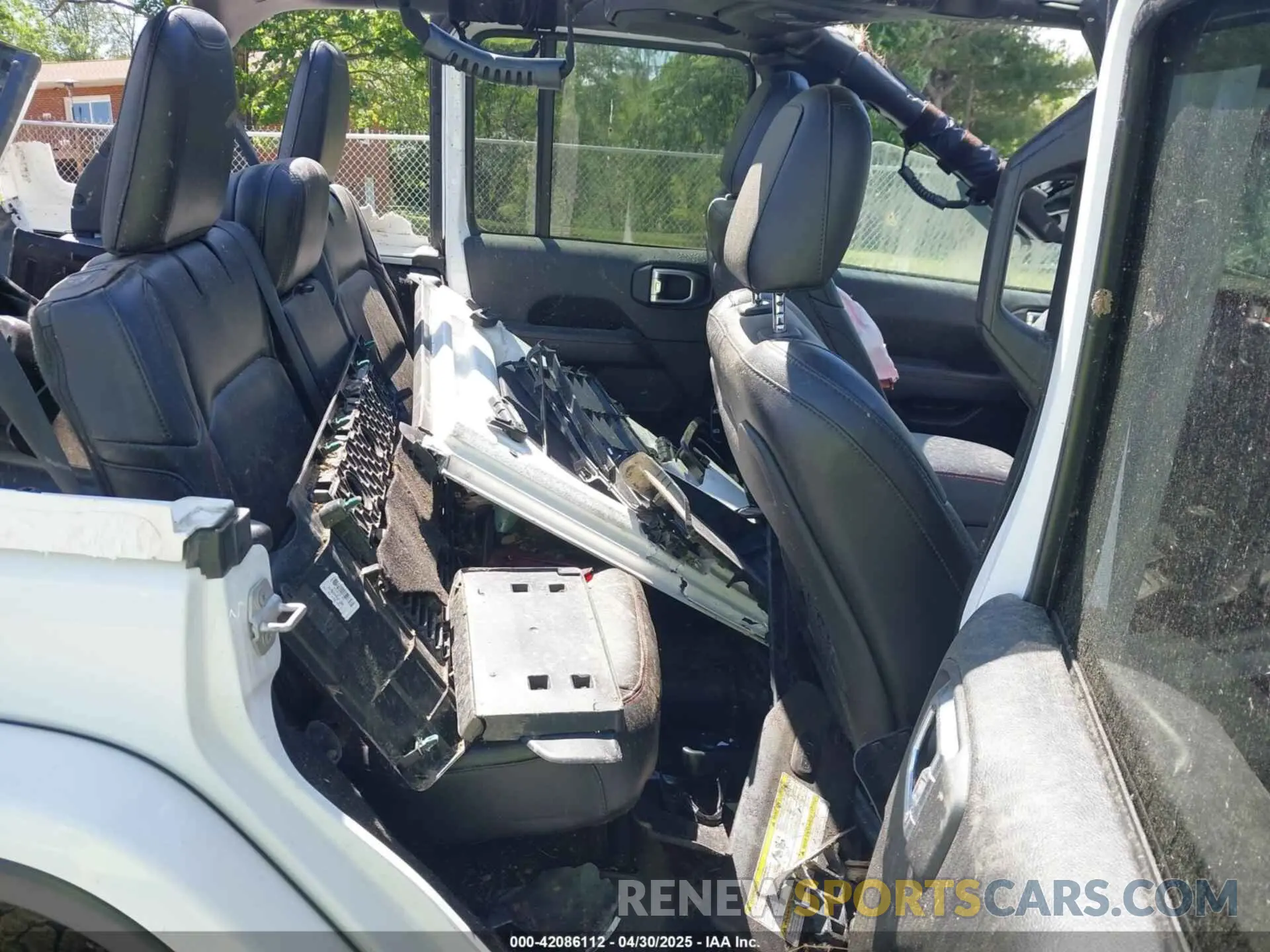 8 Photograph of a damaged car 1C4JJXFM5LW278740 JEEP WRANGLER UNLIMITED 2020