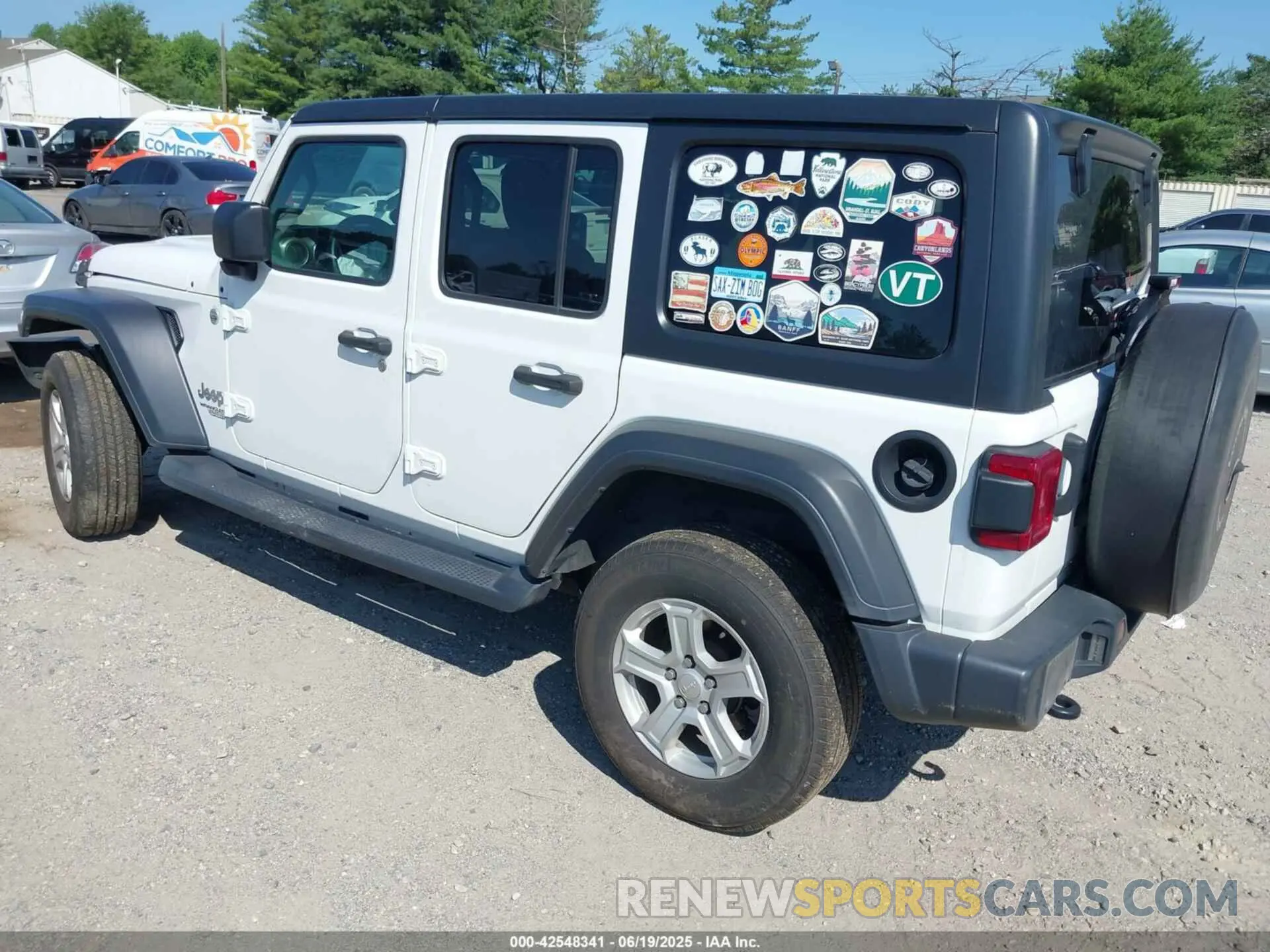 3 Photograph of a damaged car 1C4HJXDG2MW540369 JEEP WRANGLER UNLIMITED 2021