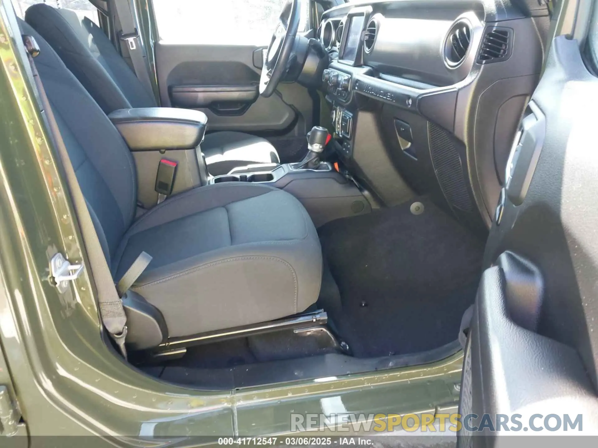 5 Photograph of a damaged car 1C4HJXDG2MW814413 JEEP WRANGLER UNLIMITED 2021