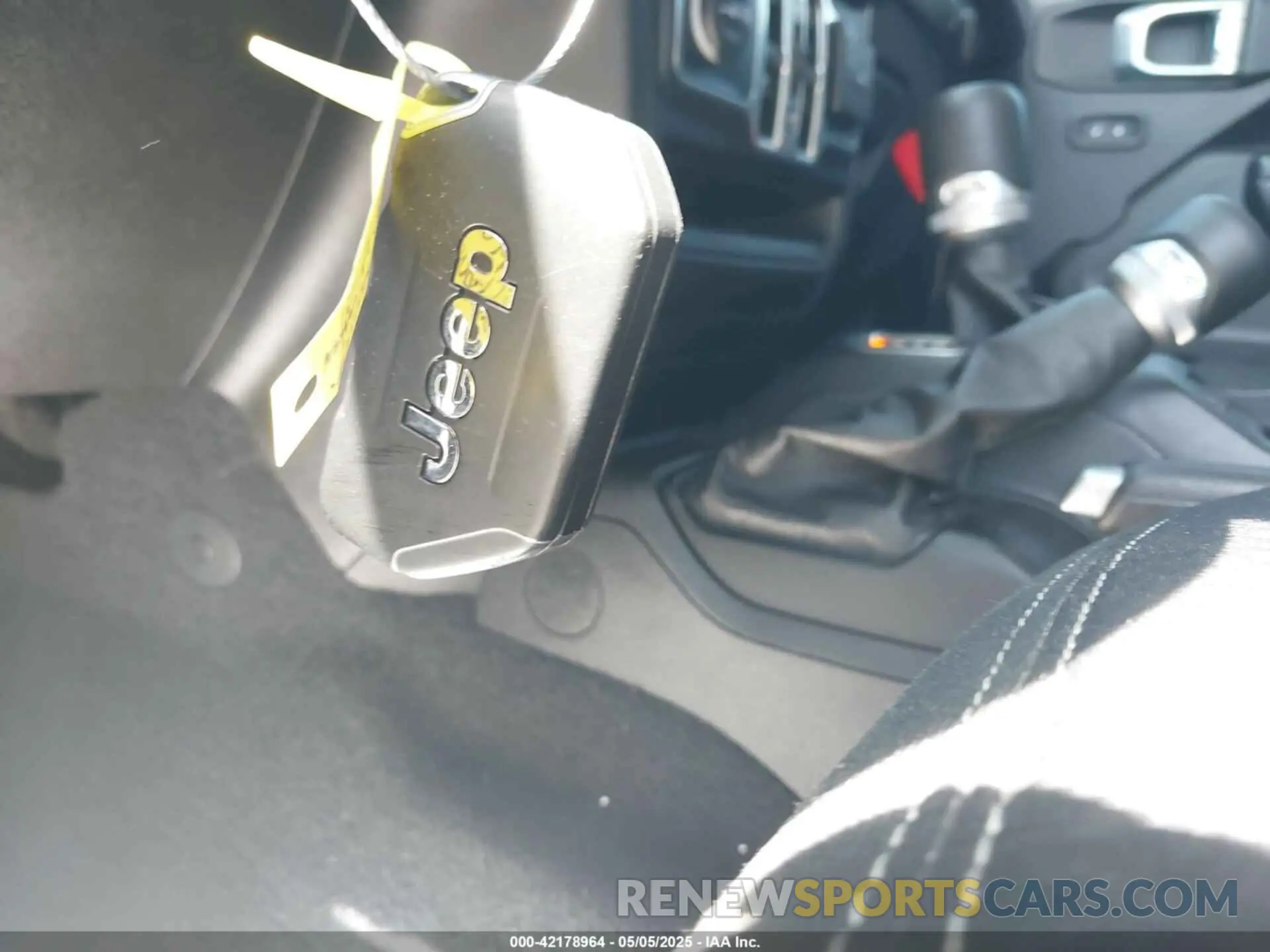 11 Photograph of a damaged car 1C4HJXDG4MW581070 JEEP WRANGLER UNLIMITED 2021