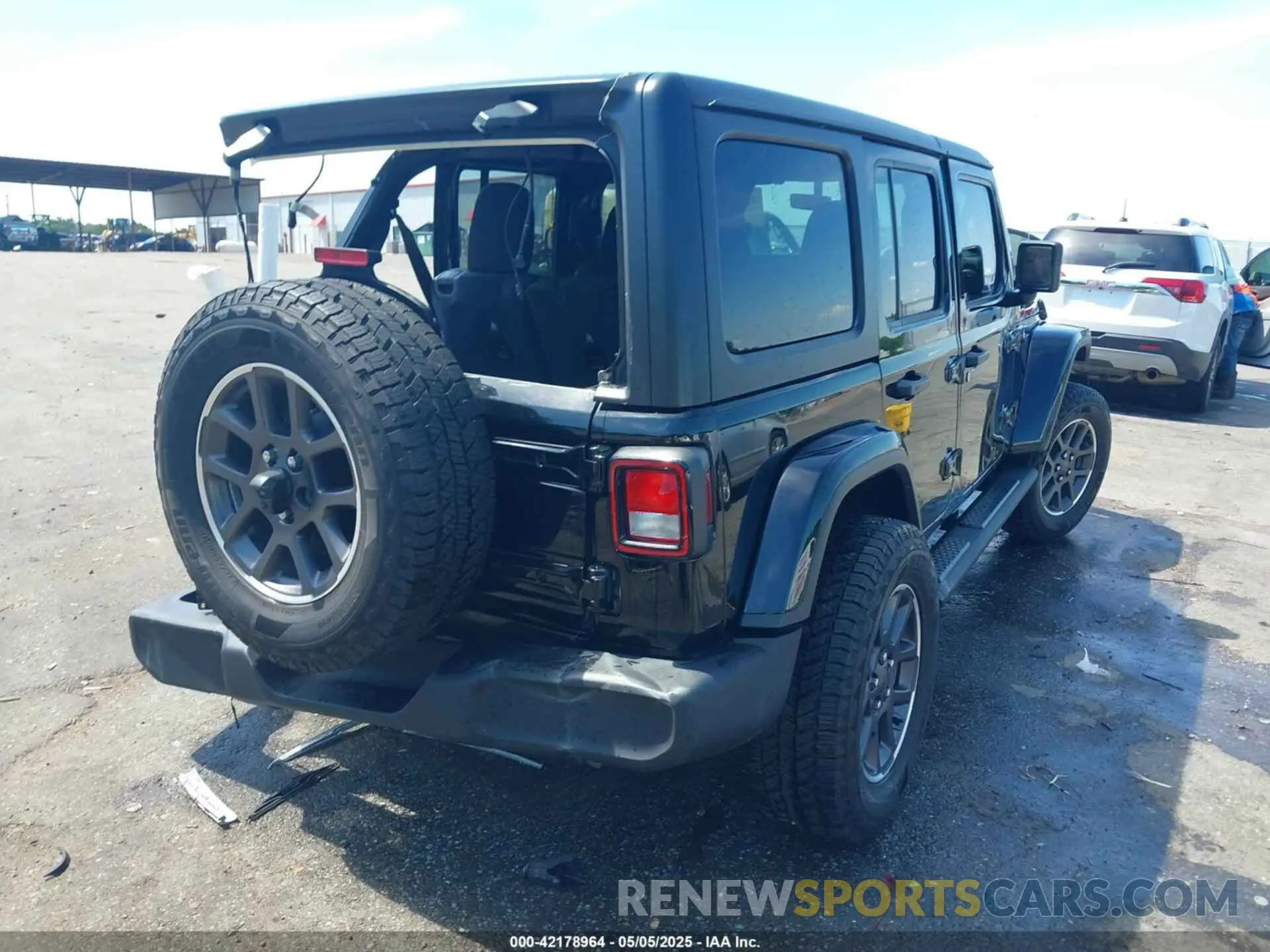4 Photograph of a damaged car 1C4HJXDG4MW581070 JEEP WRANGLER UNLIMITED 2021