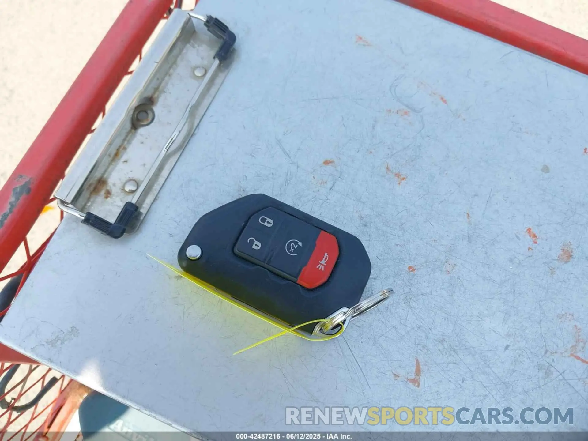 11 Photograph of a damaged car 1C4HJXDG5MW808329 JEEP WRANGLER UNLIMITED 2021