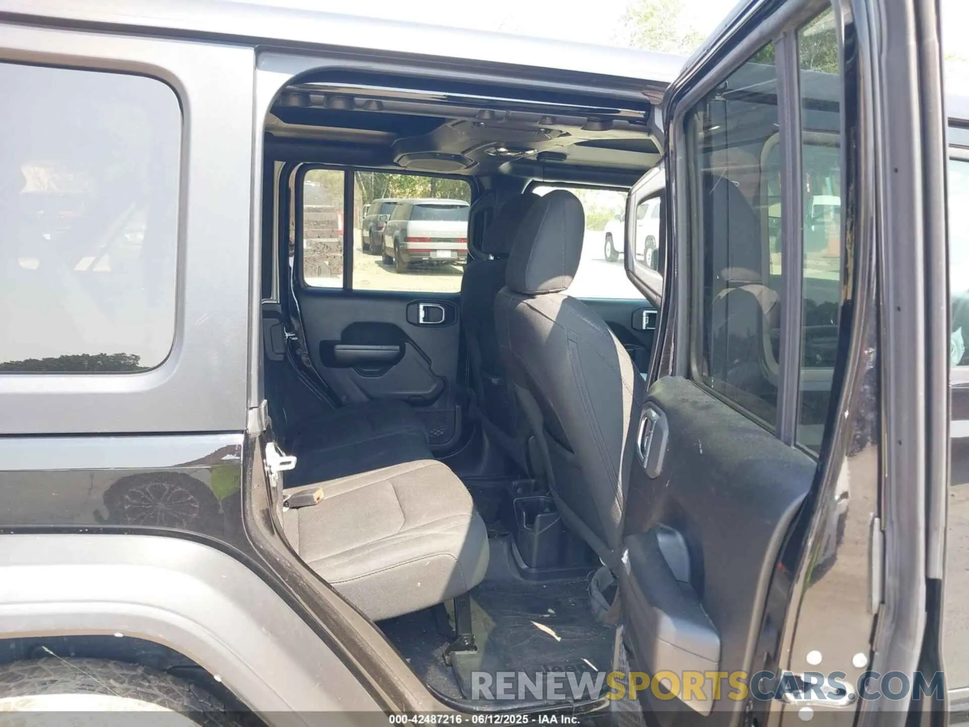 8 Photograph of a damaged car 1C4HJXDG5MW808329 JEEP WRANGLER UNLIMITED 2021