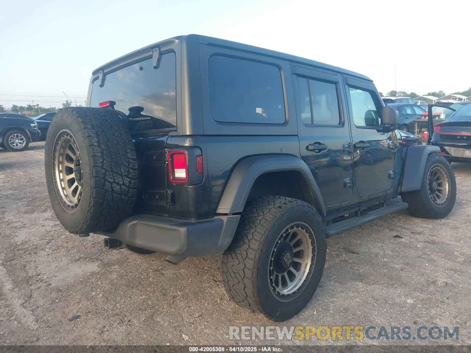 4 Photograph of a damaged car 1C4HJXDN0MW636466 JEEP WRANGLER UNLIMITED 2021