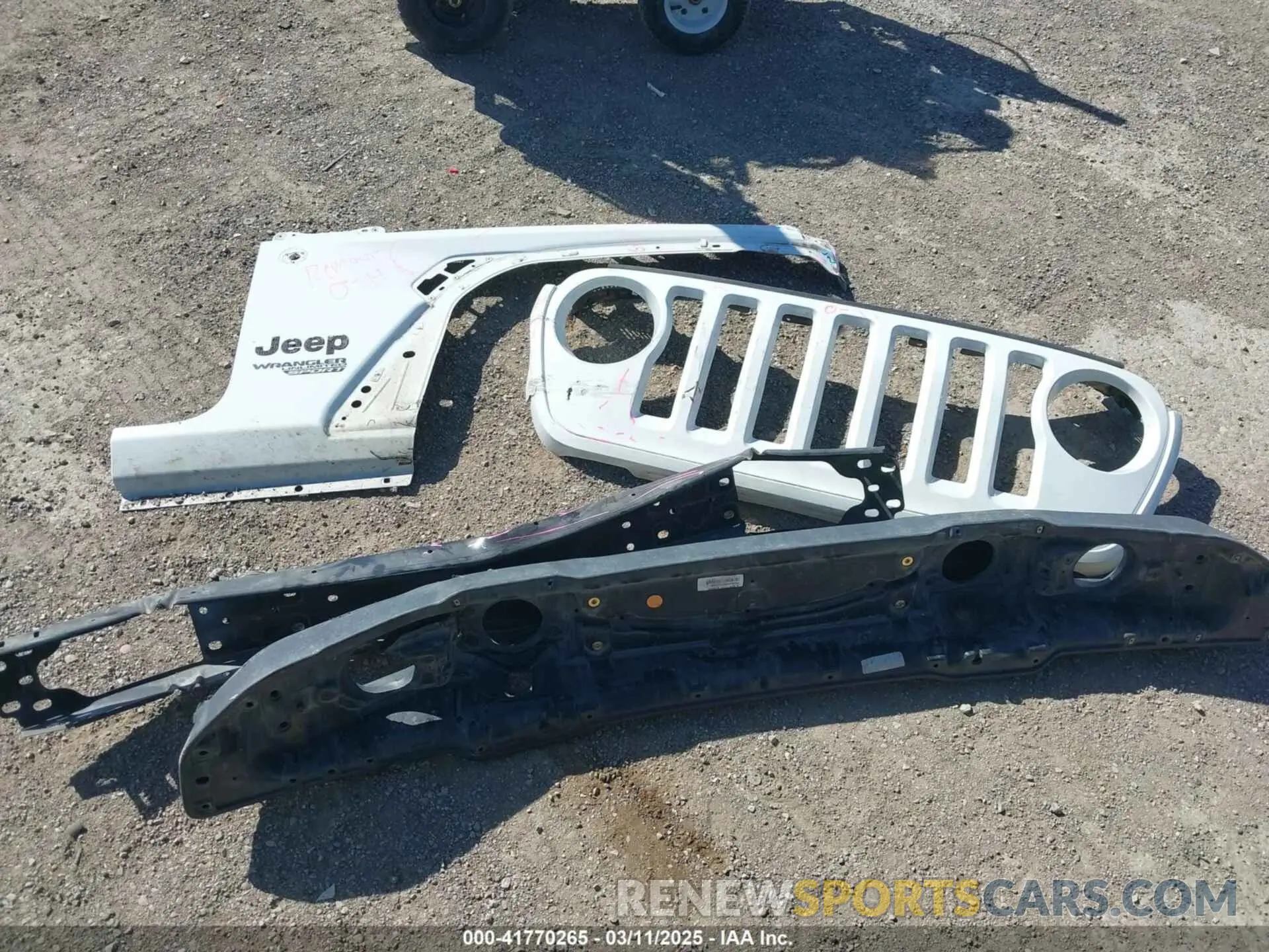 18 Photograph of a damaged car 1C4HJXDN3MW525460 JEEP WRANGLER UNLIMITED 2021