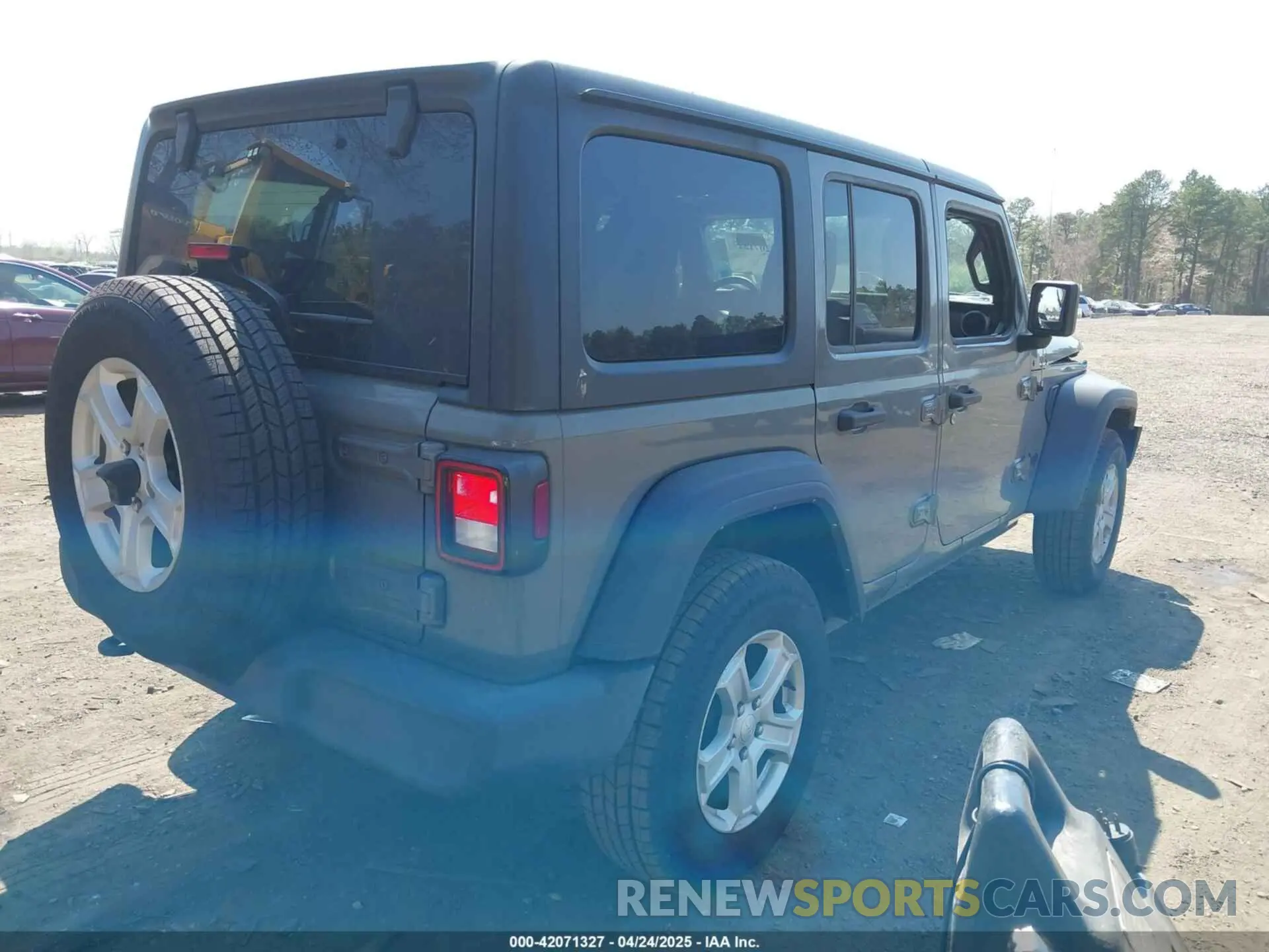 4 Фотография поврежденного автомобиля 1C4HJXDN4MW703859 JEEP WRANGLER UNLIMITED 2021