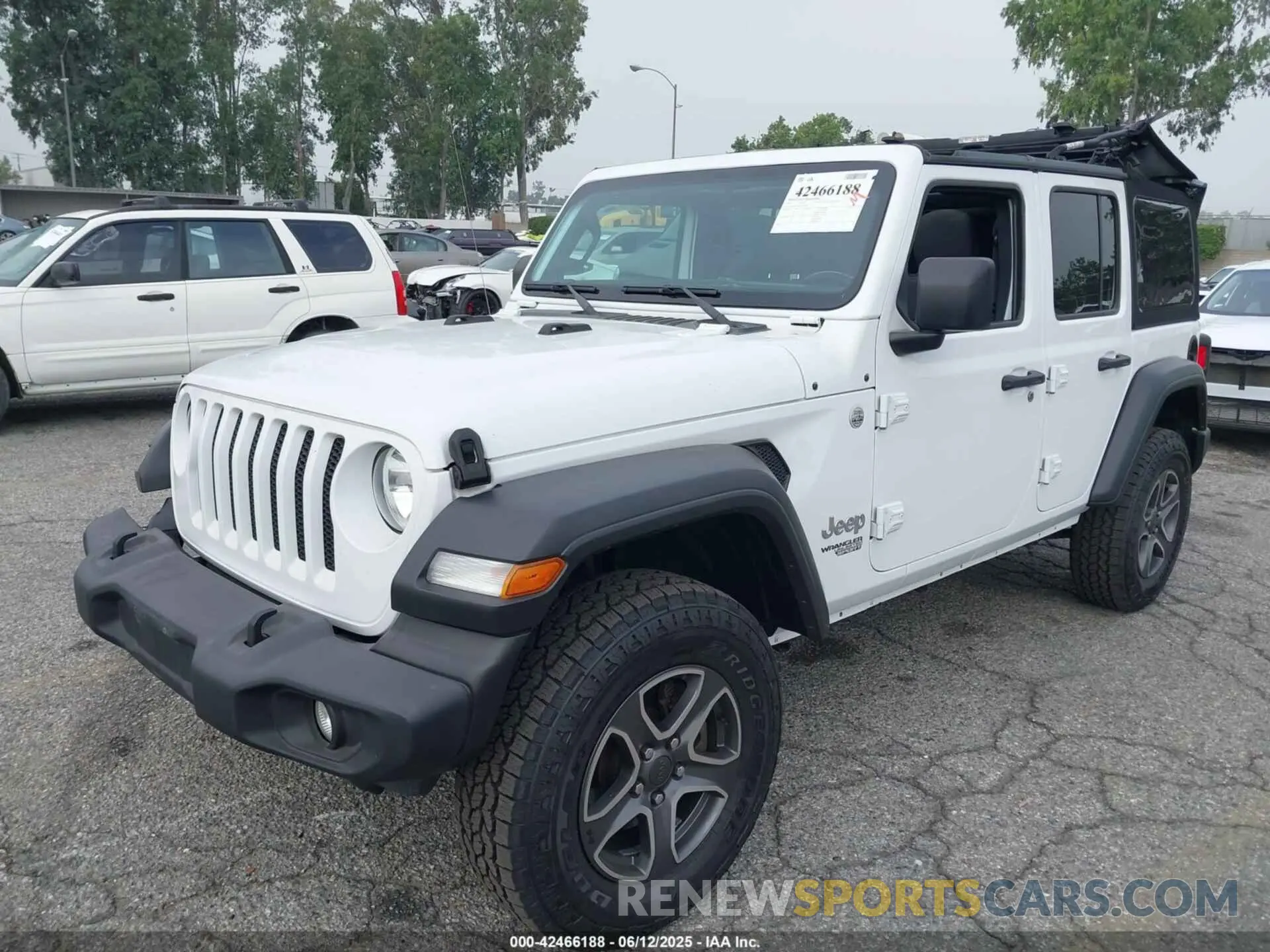 2 Photograph of a damaged car 1C4HJXDN5MW644613 JEEP WRANGLER UNLIMITED 2021