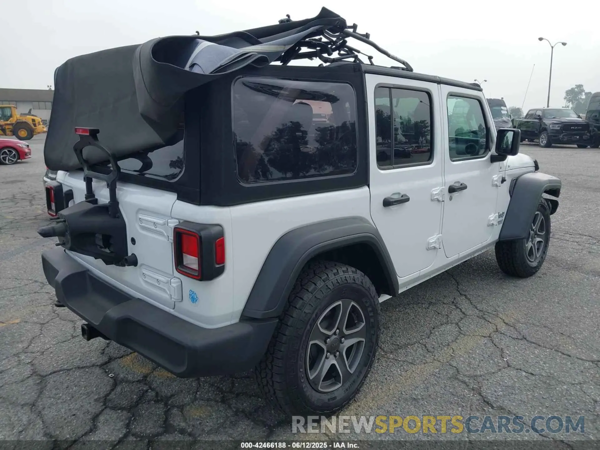 4 Photograph of a damaged car 1C4HJXDN5MW644613 JEEP WRANGLER UNLIMITED 2021