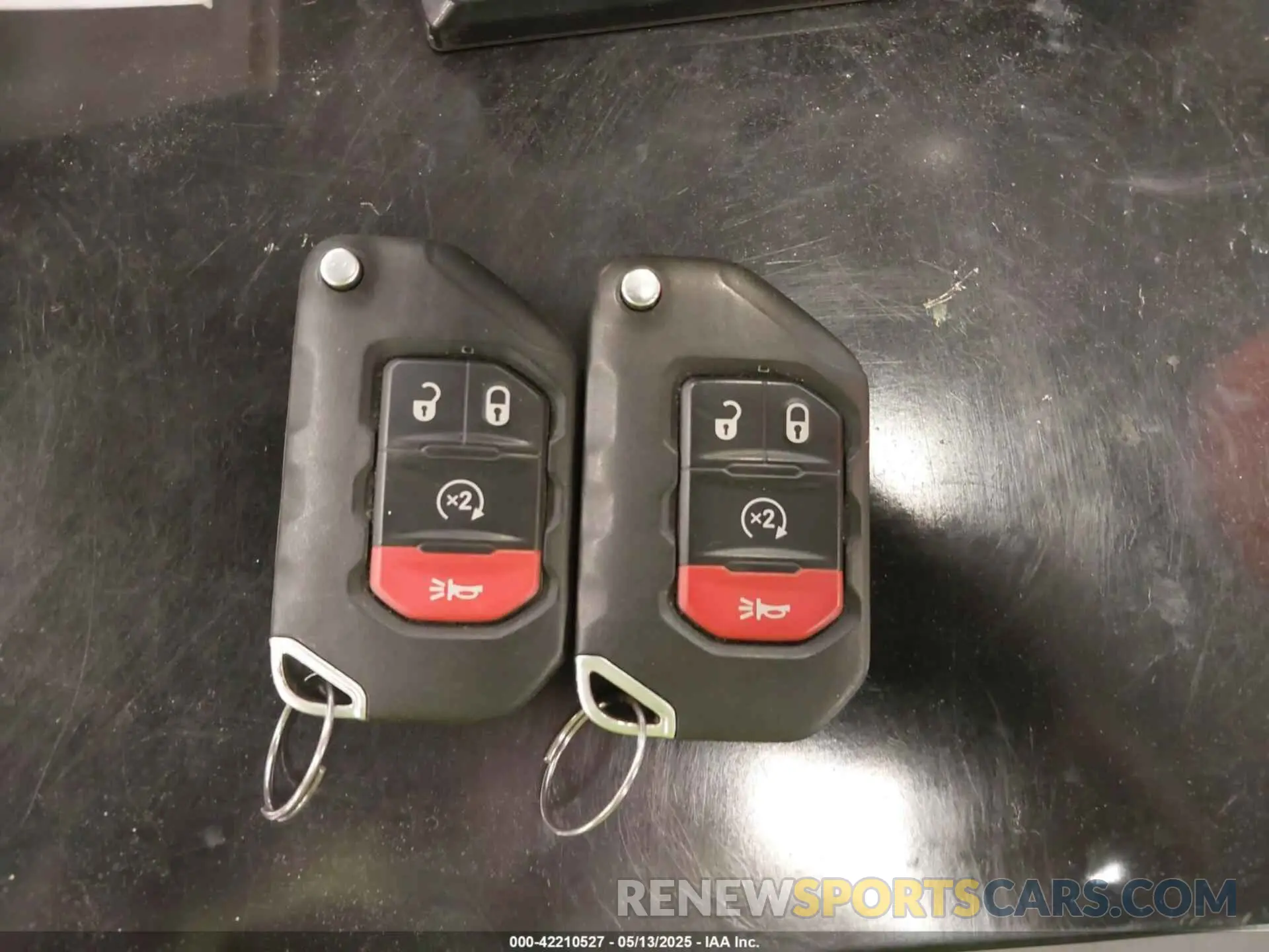 11 Photograph of a damaged car 1C4HJXDN5MW717673 JEEP WRANGLER UNLIMITED 2021