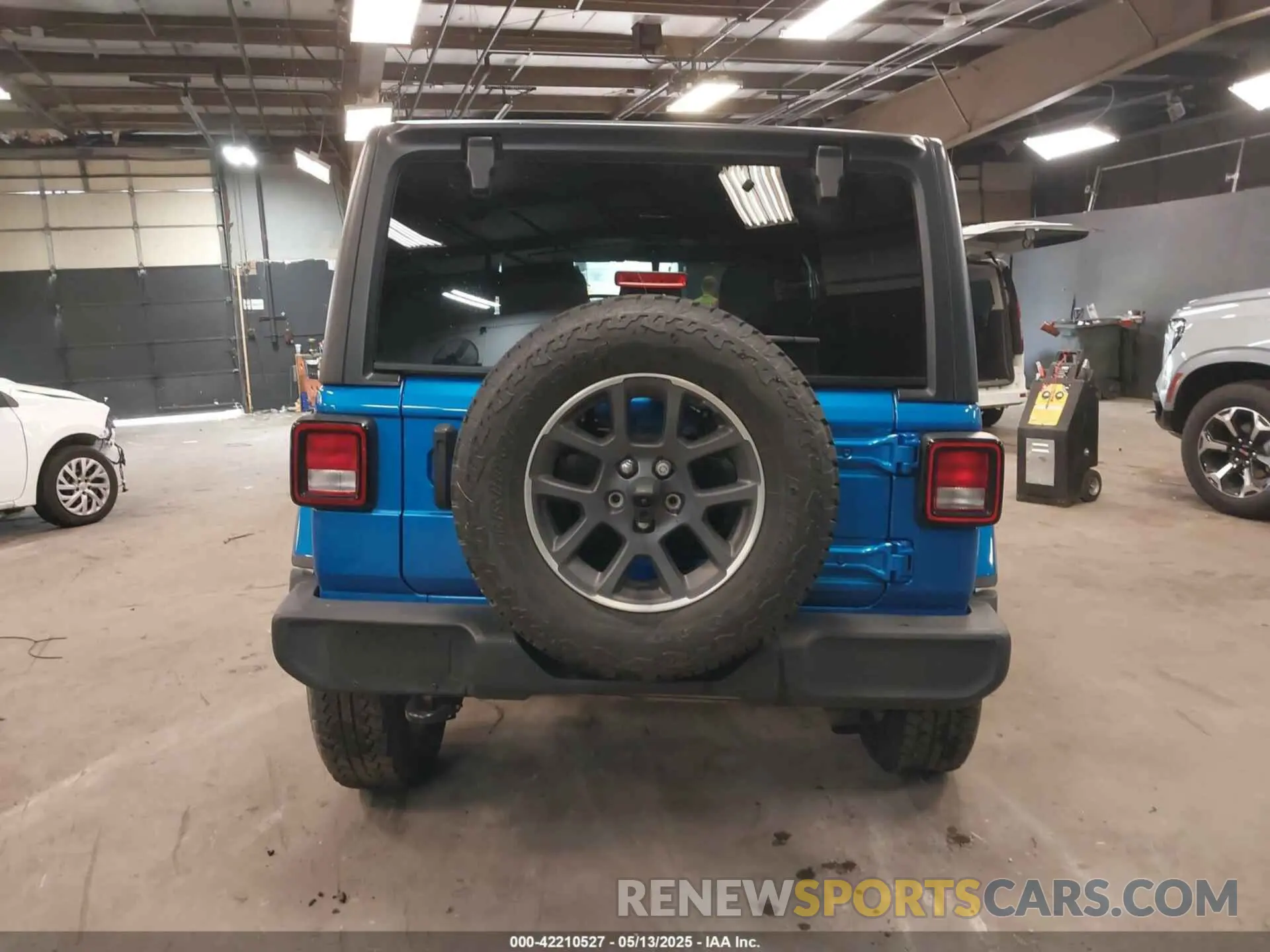 16 Photograph of a damaged car 1C4HJXDN5MW717673 JEEP WRANGLER UNLIMITED 2021