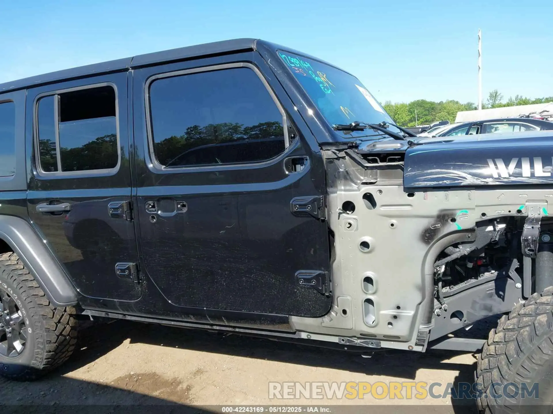 13 Photograph of a damaged car 1C4HJXDNXMW646194 JEEP WRANGLER UNLIMITED 2021