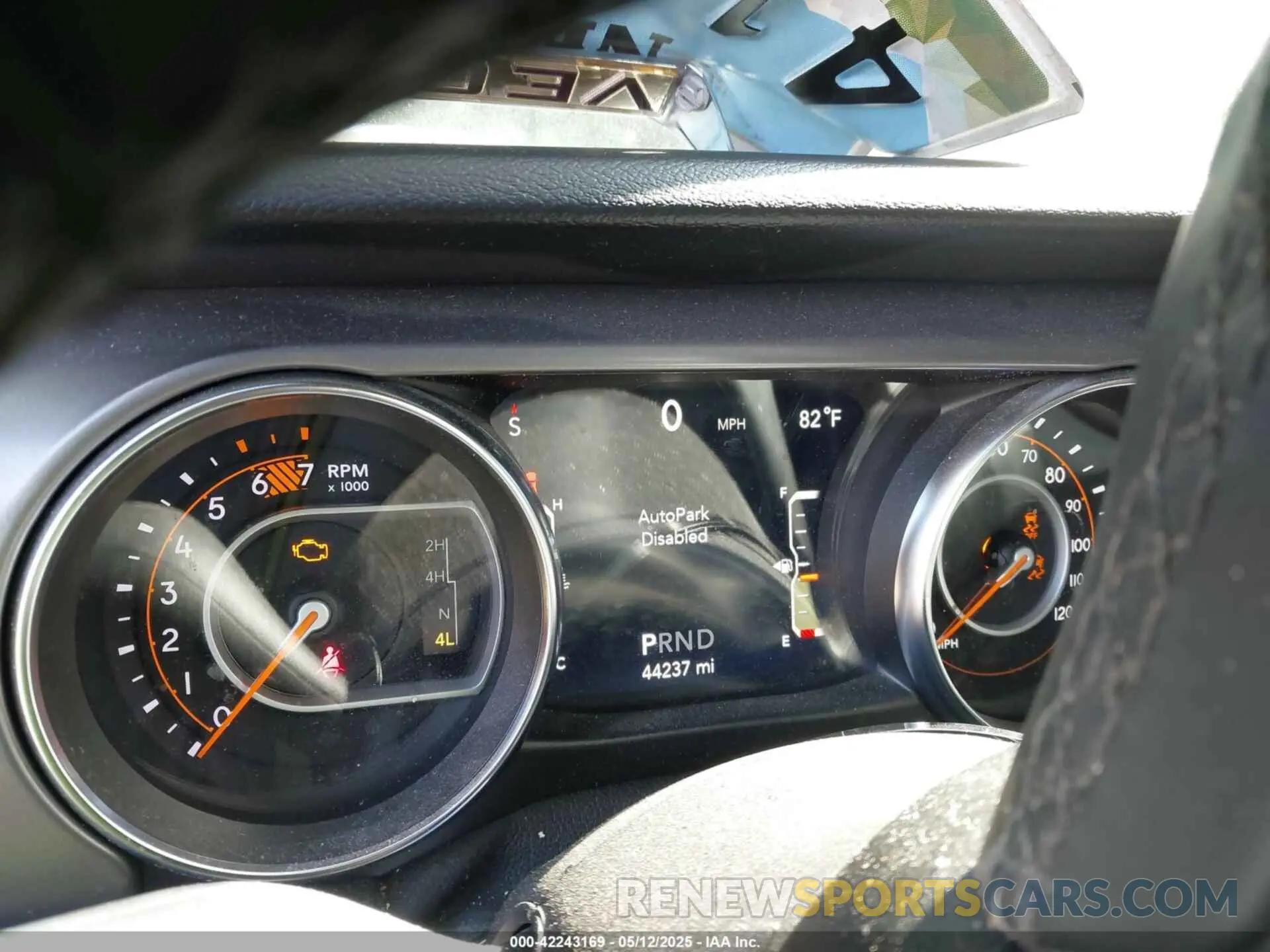 7 Photograph of a damaged car 1C4HJXDNXMW646194 JEEP WRANGLER UNLIMITED 2021