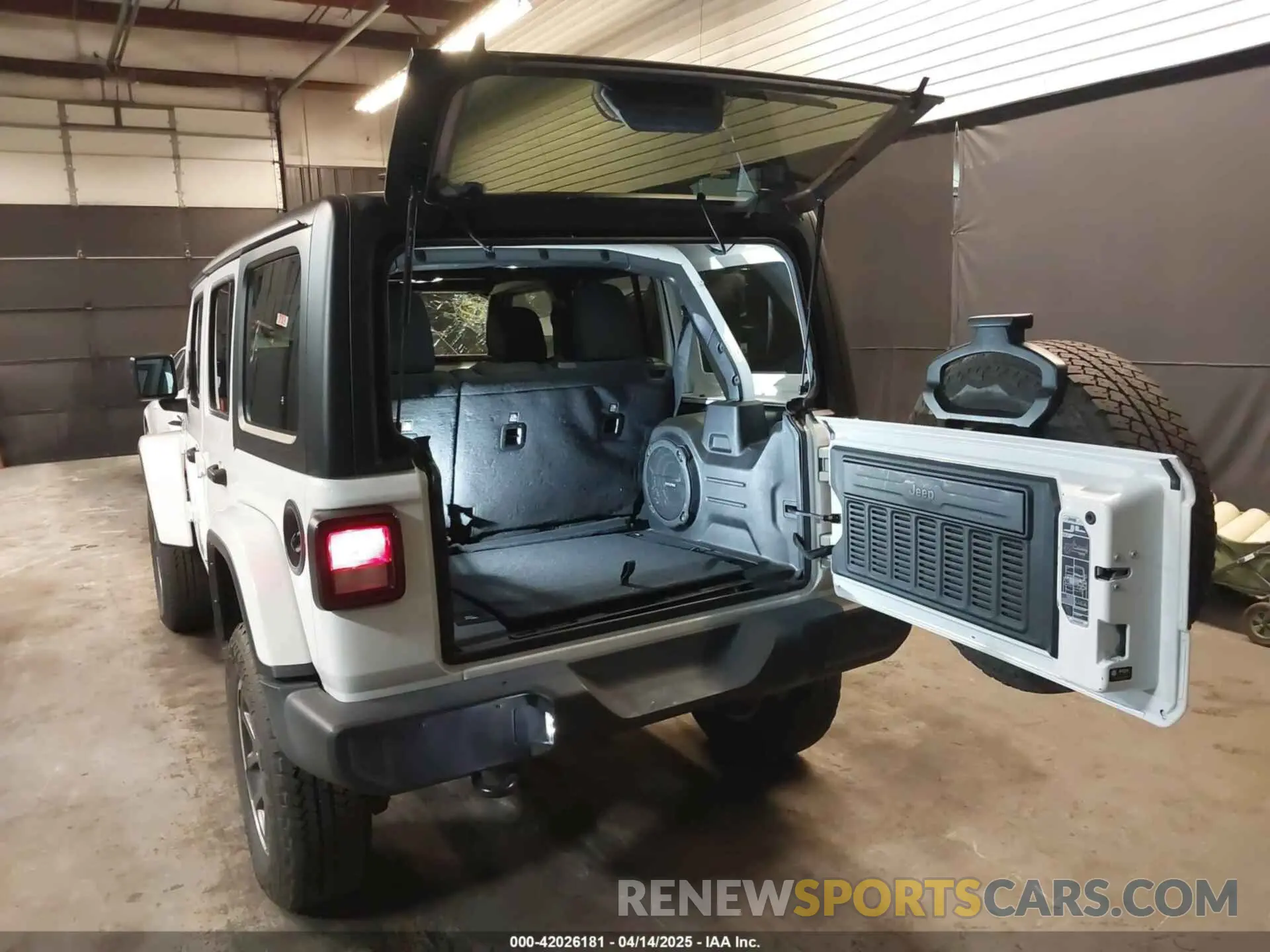 3 Фотография поврежденного автомобиля 1C4HJXDNXMW681267 JEEP WRANGLER UNLIMITED 2021