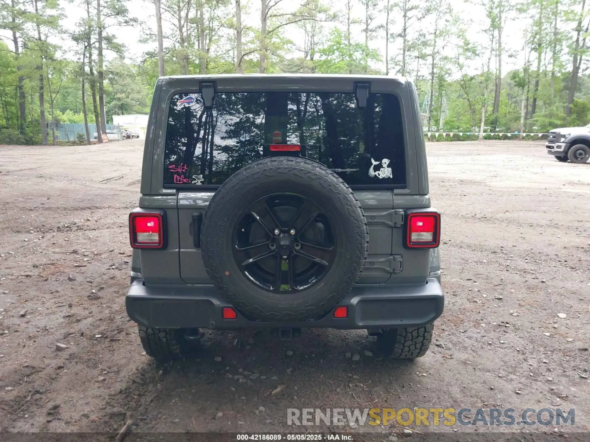 17 Фотография поврежденного автомобиля 1C4HJXEG0MW703812 JEEP WRANGLER UNLIMITED 2021