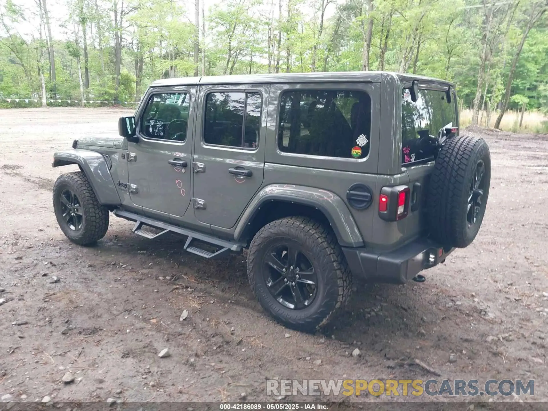 3 Фотография поврежденного автомобиля 1C4HJXEG0MW703812 JEEP WRANGLER UNLIMITED 2021