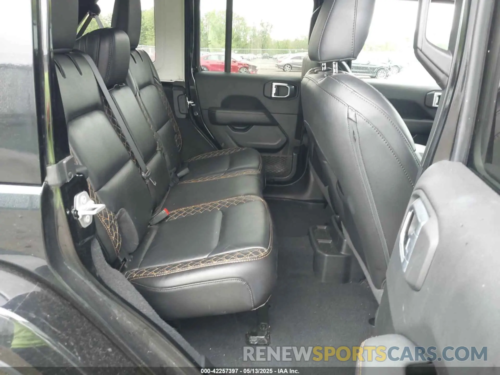8 Photograph of a damaged car 1C4HJXEG2MW622665 JEEP WRANGLER UNLIMITED 2021