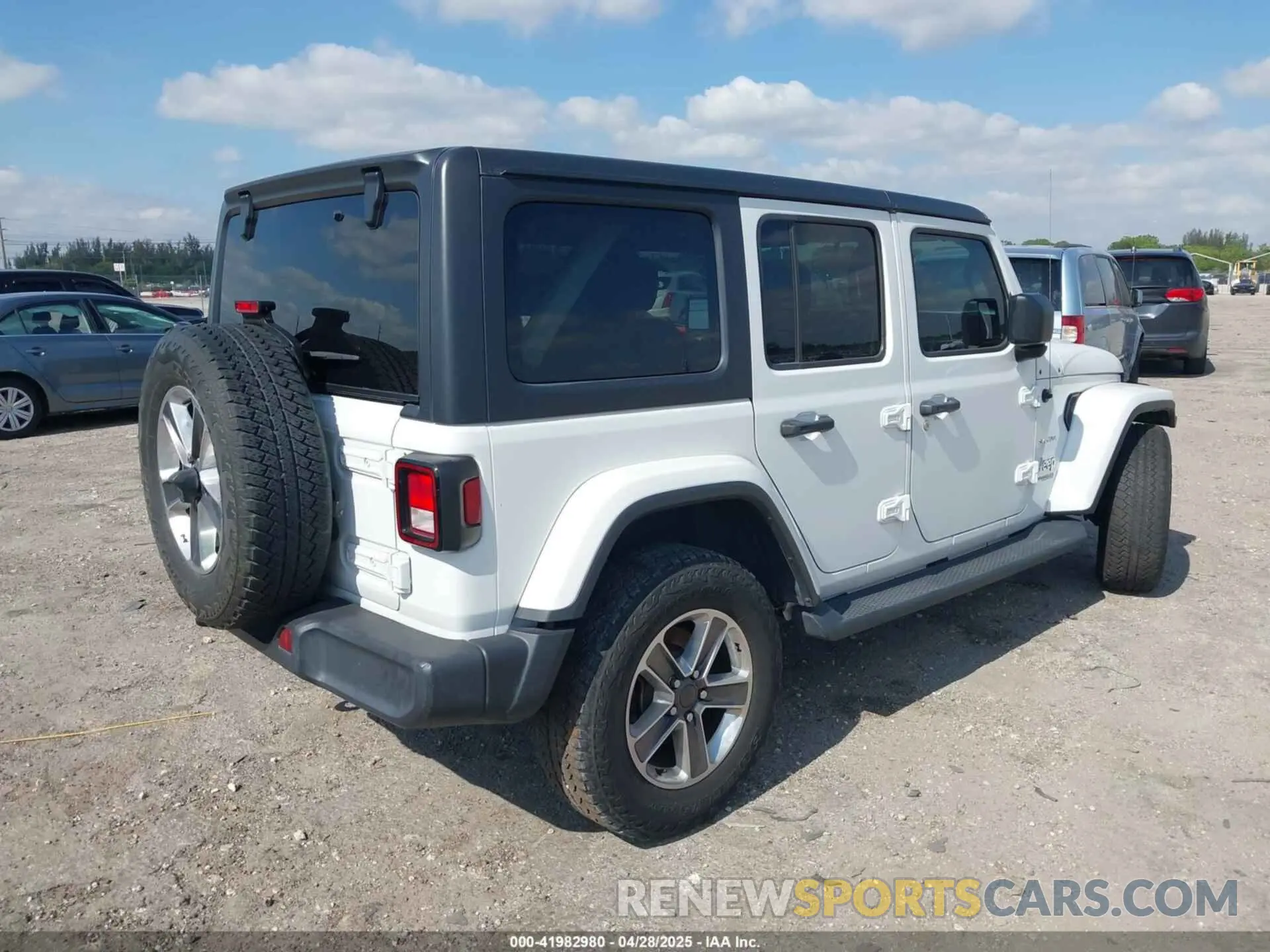 4 Photograph of a damaged car 1C4HJXEG8MW612190 JEEP WRANGLER UNLIMITED 2021