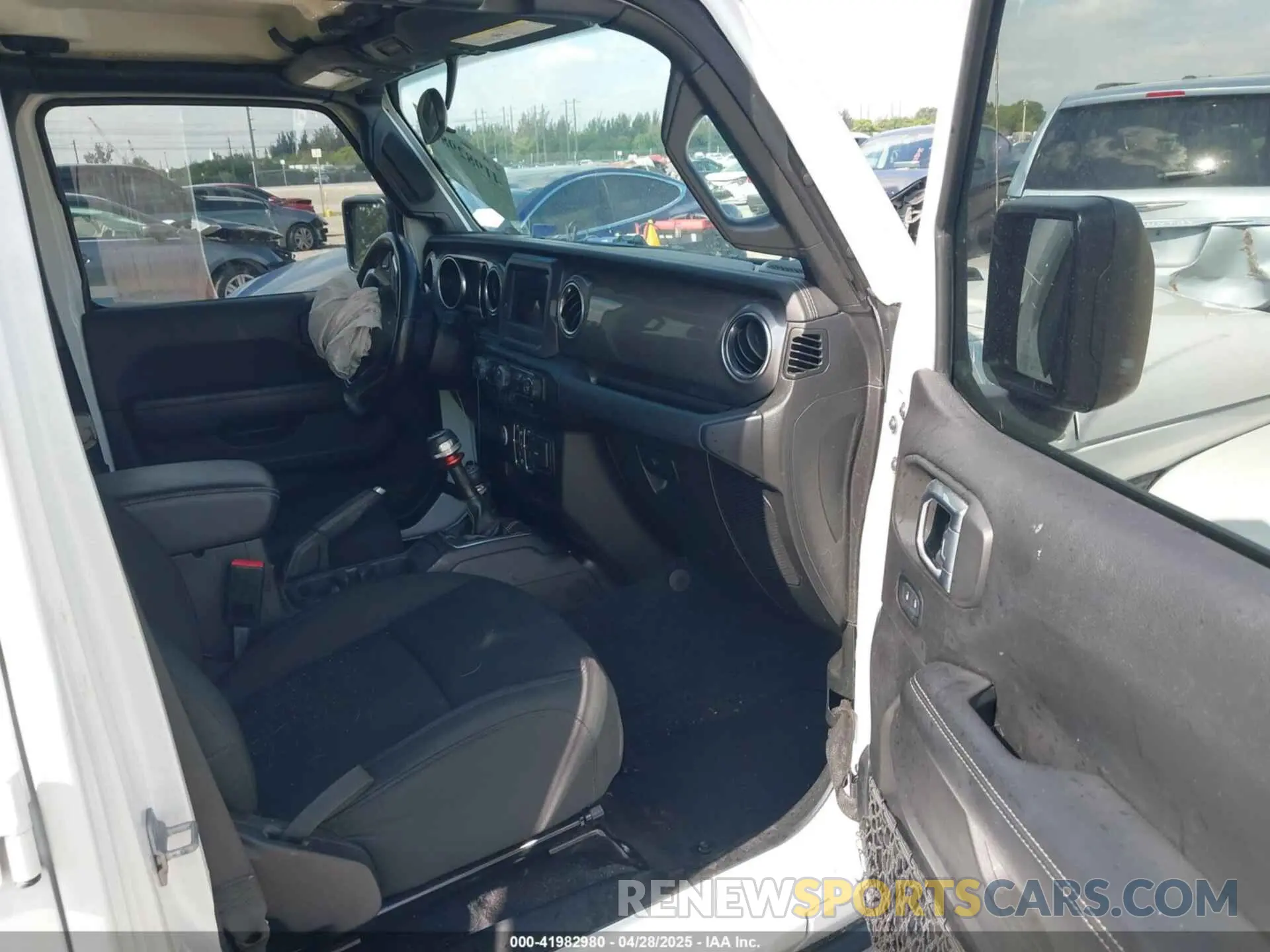 5 Photograph of a damaged car 1C4HJXEG8MW612190 JEEP WRANGLER UNLIMITED 2021