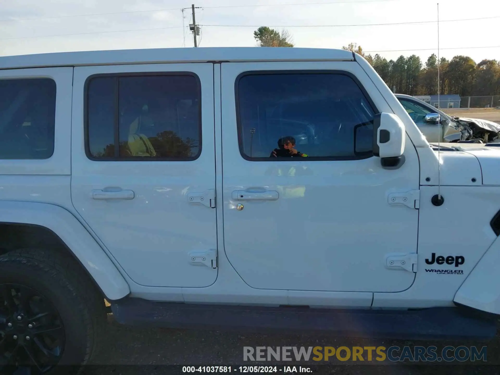13 Photograph of a damaged car 1C4HJXEM4MW749276 JEEP WRANGLER UNLIMITED 2021