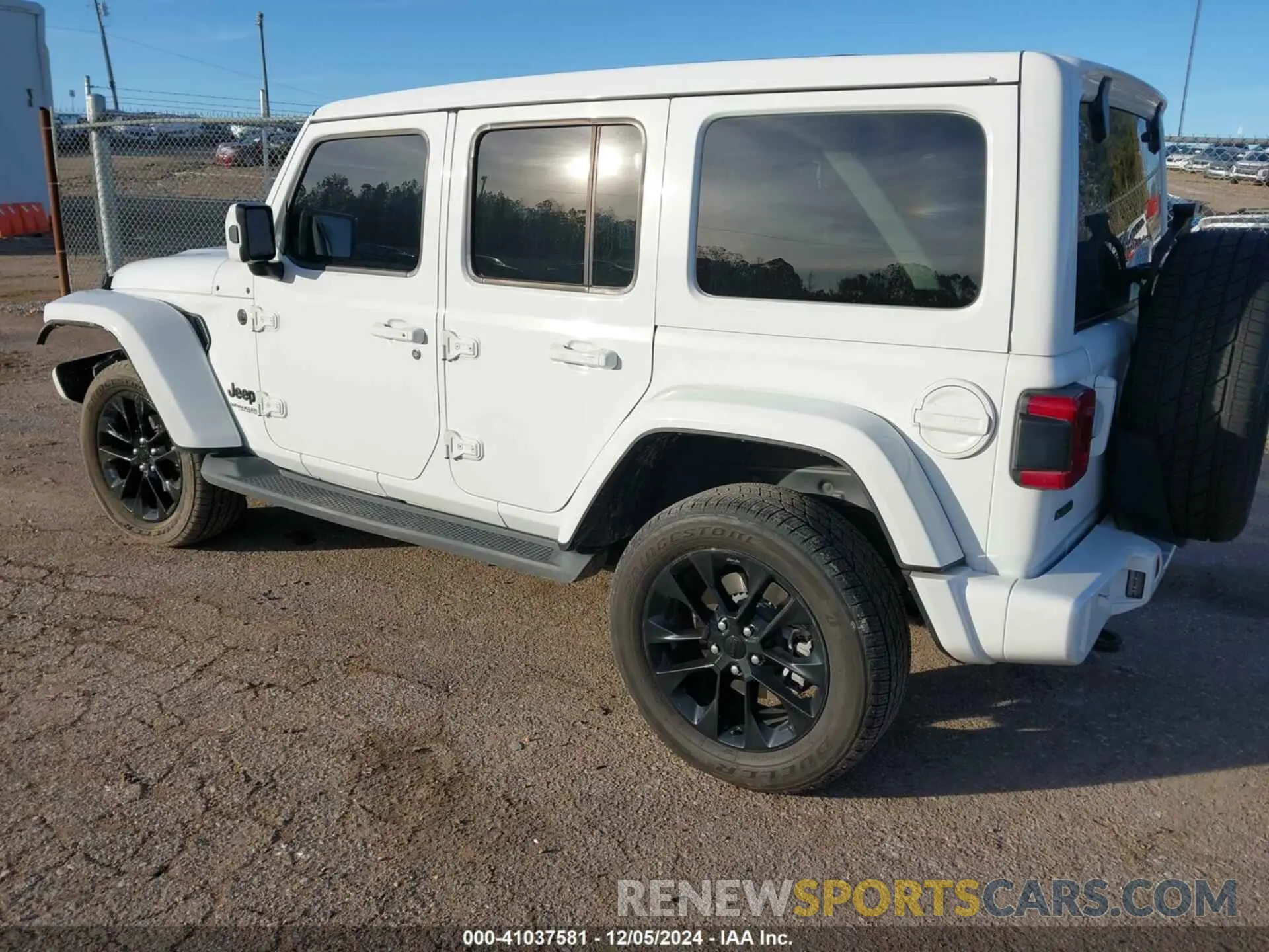 3 Photograph of a damaged car 1C4HJXEM4MW749276 JEEP WRANGLER UNLIMITED 2021