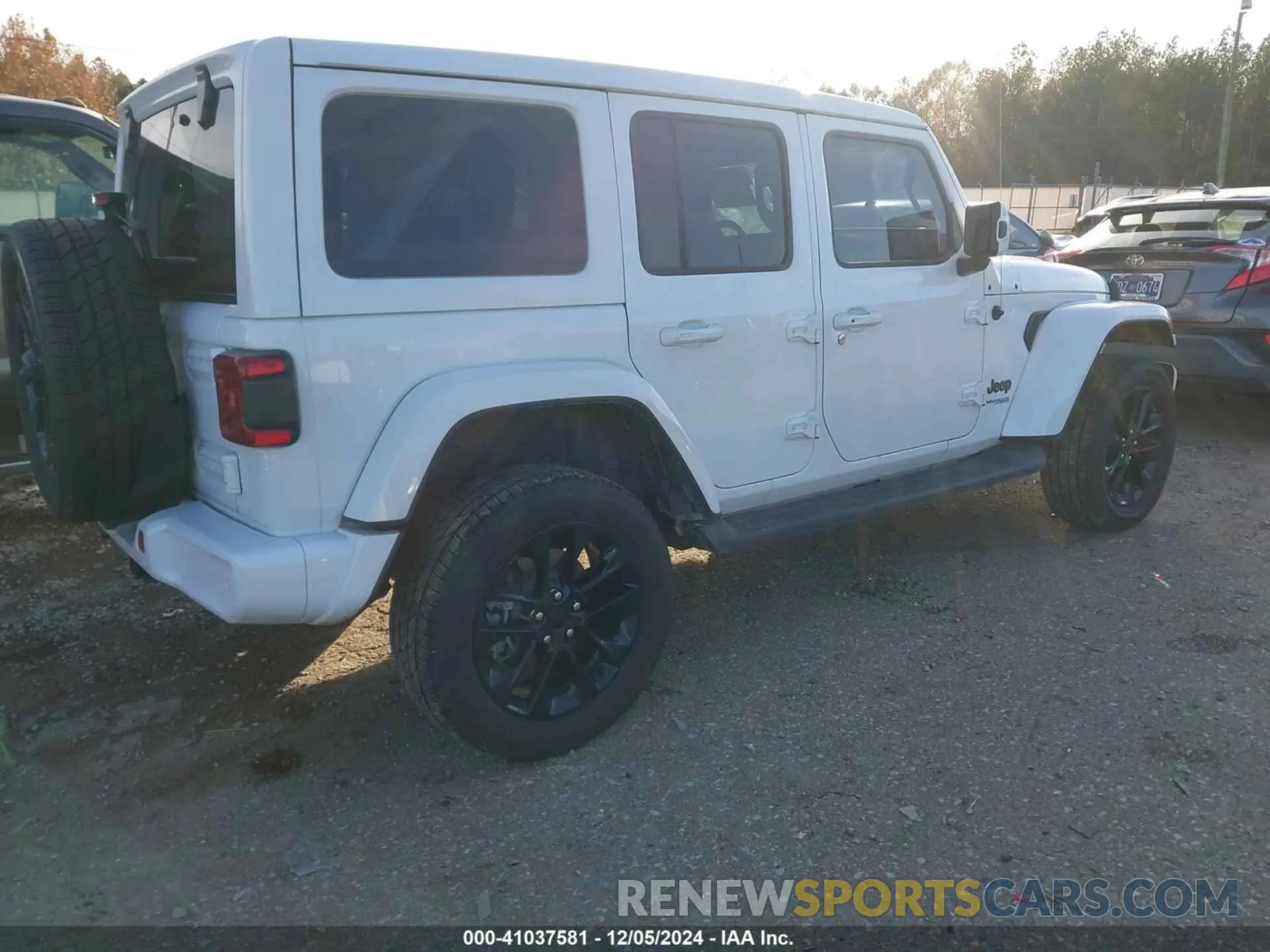 4 Photograph of a damaged car 1C4HJXEM4MW749276 JEEP WRANGLER UNLIMITED 2021