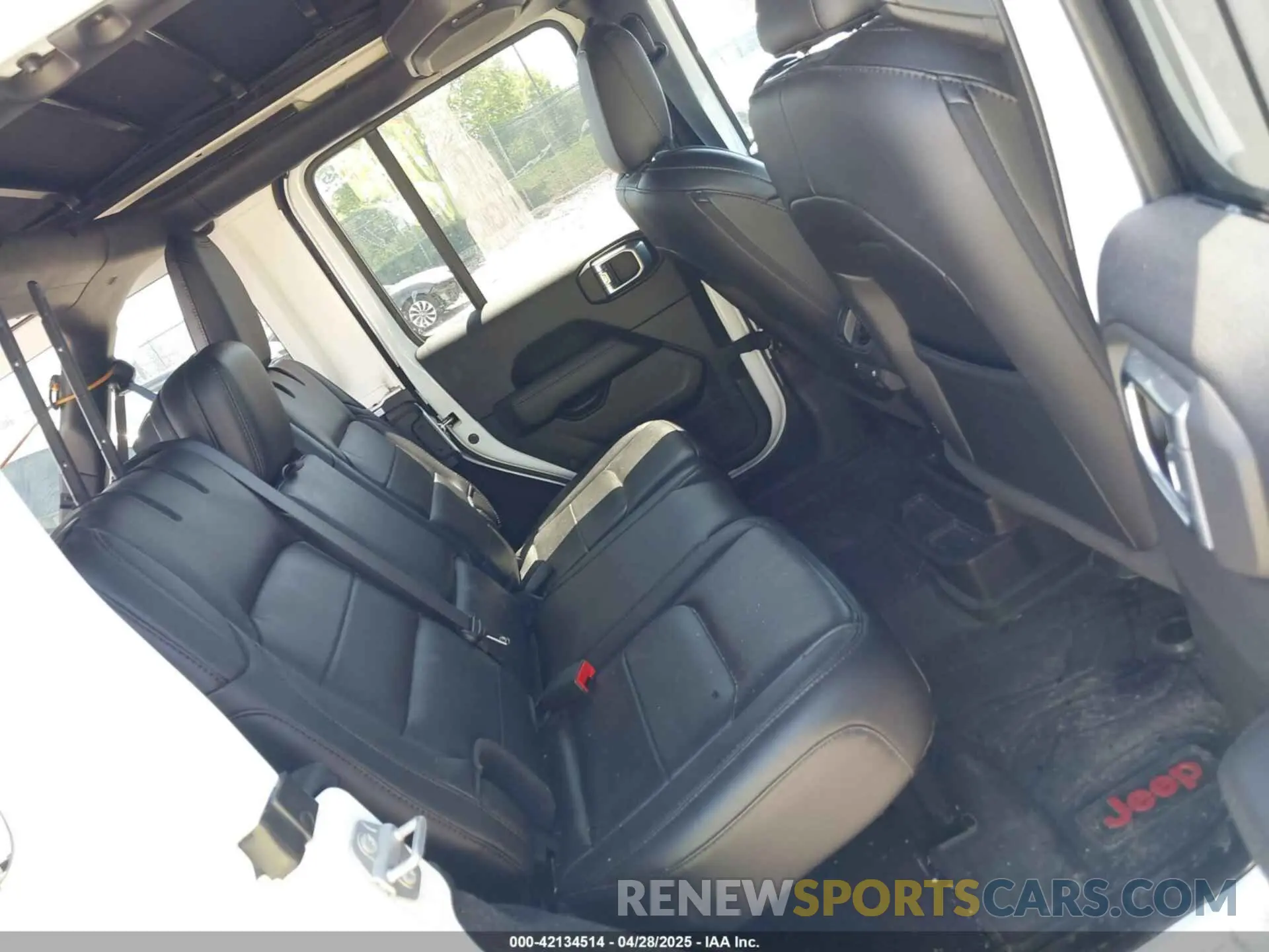 8 Photograph of a damaged car 1C4HJXEN2MW528137 JEEP WRANGLER UNLIMITED 2021