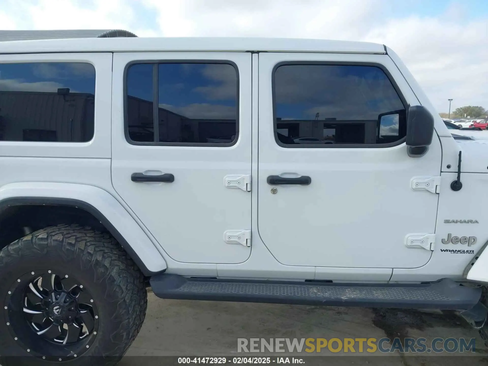 13 Photograph of a damaged car 1C4HJXEN3MW717895 JEEP WRANGLER UNLIMITED 2021