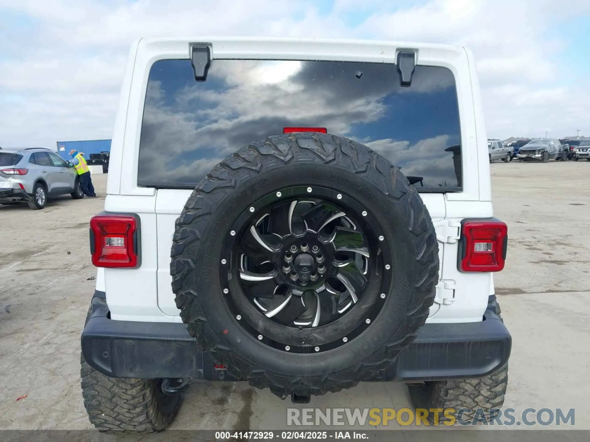 16 Photograph of a damaged car 1C4HJXEN3MW717895 JEEP WRANGLER UNLIMITED 2021