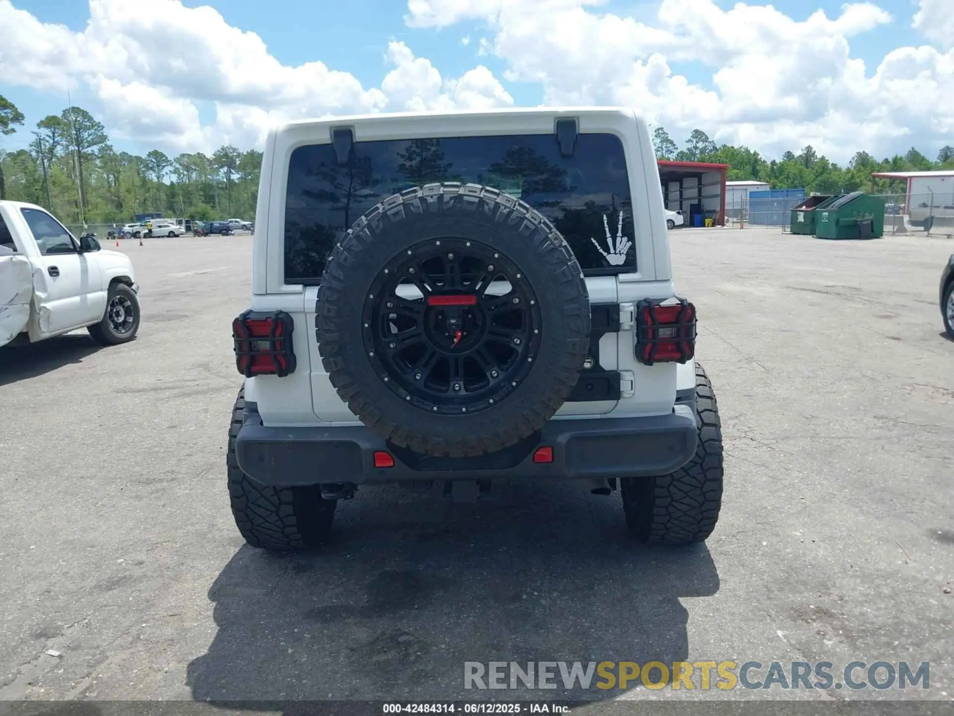 16 Photograph of a damaged car 1C4HJXEN7MW518395 JEEP WRANGLER UNLIMITED 2021