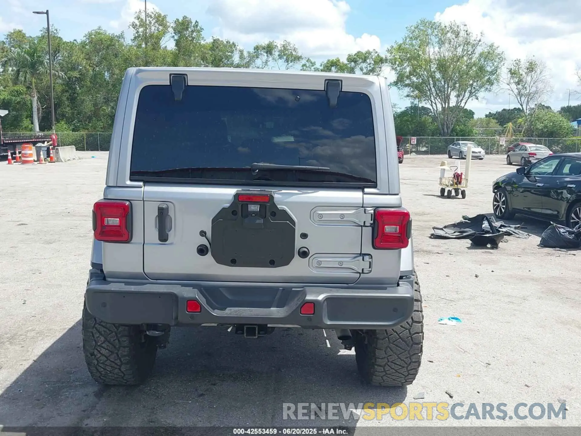 16 Photograph of a damaged car 1C4HJXEN9MW637288 JEEP WRANGLER UNLIMITED 2021