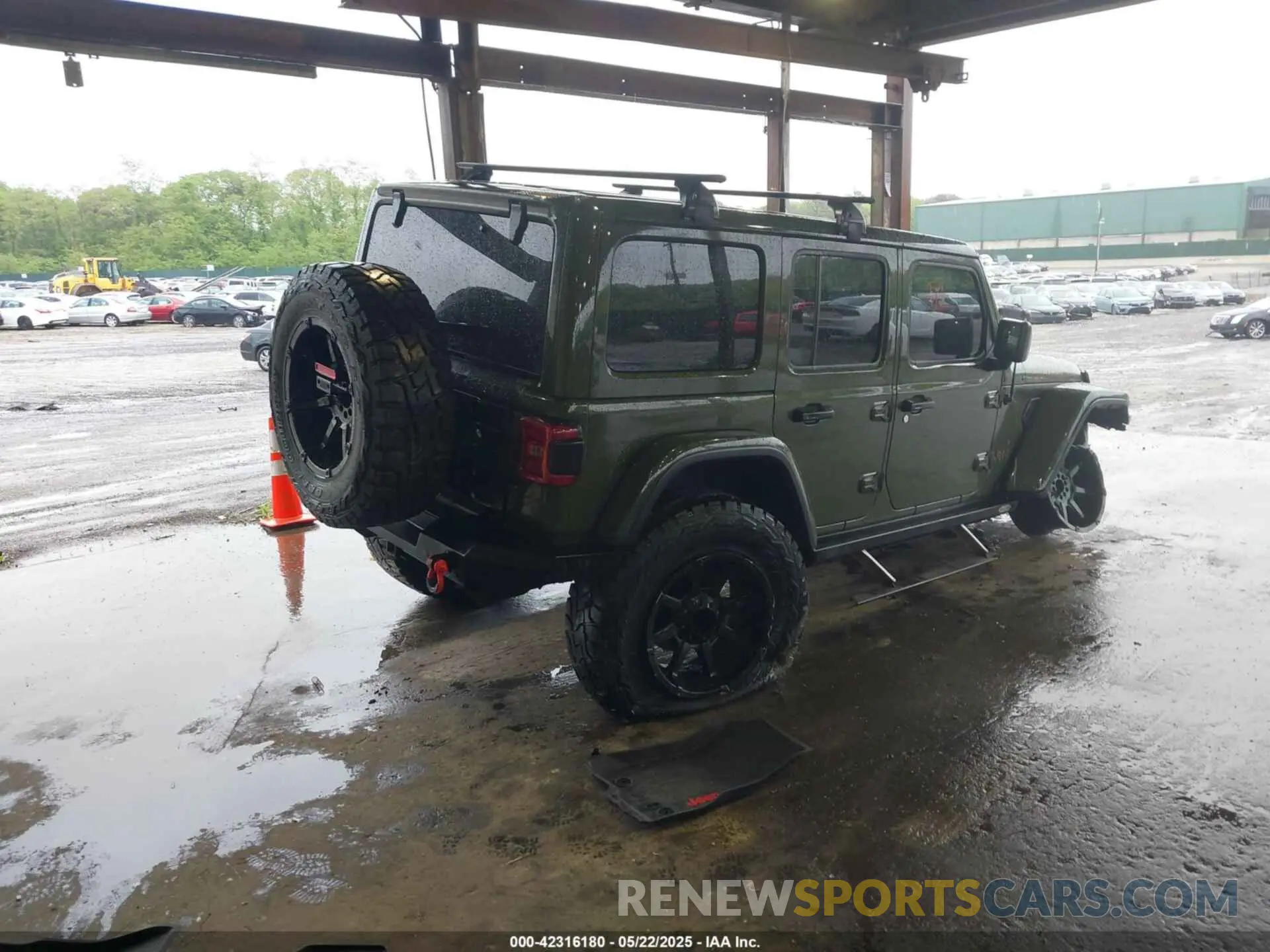 4 Photograph of a damaged car 1C4HJXFG4MW543254 JEEP WRANGLER UNLIMITED 2021