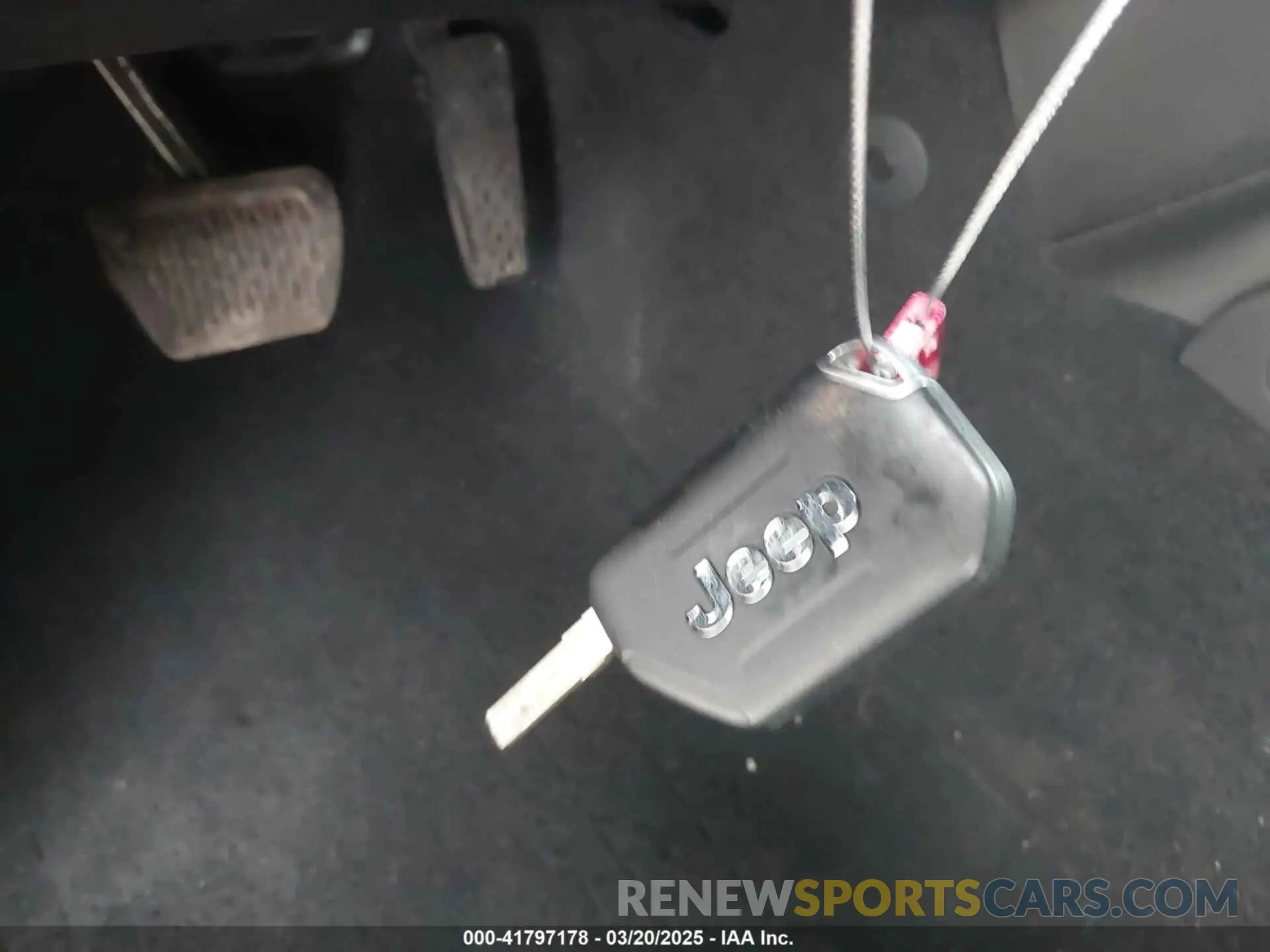 11 Photograph of a damaged car 1C4HJXFG8MW775419 JEEP WRANGLER UNLIMITED 2021